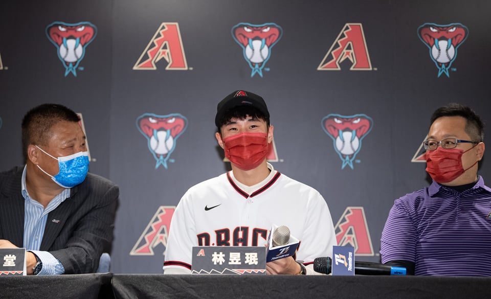 18歲林昱珉美職初登板緊張　連砸中2打者又送出4次三振