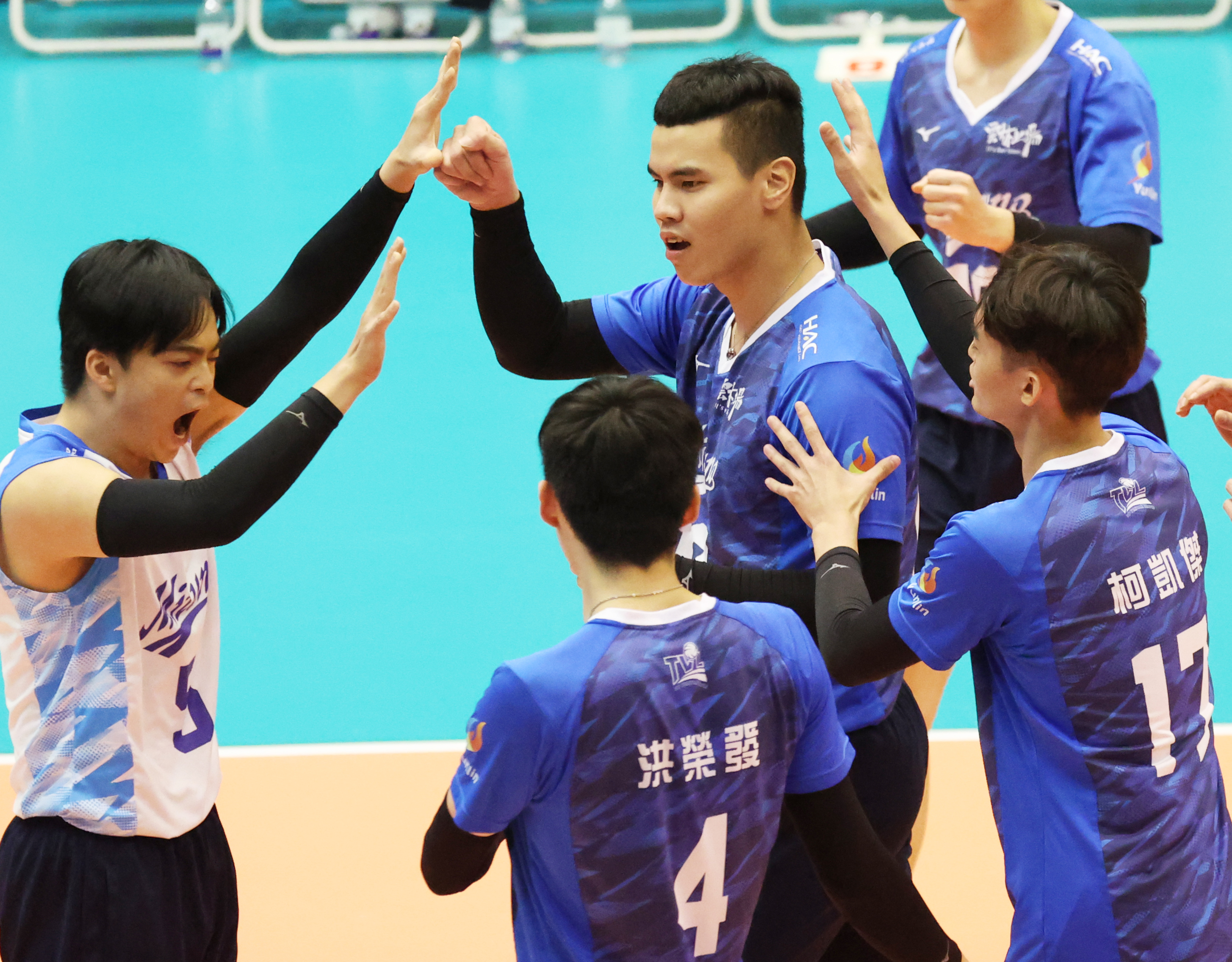 美津濃多點開花　臺產準鷹折翼