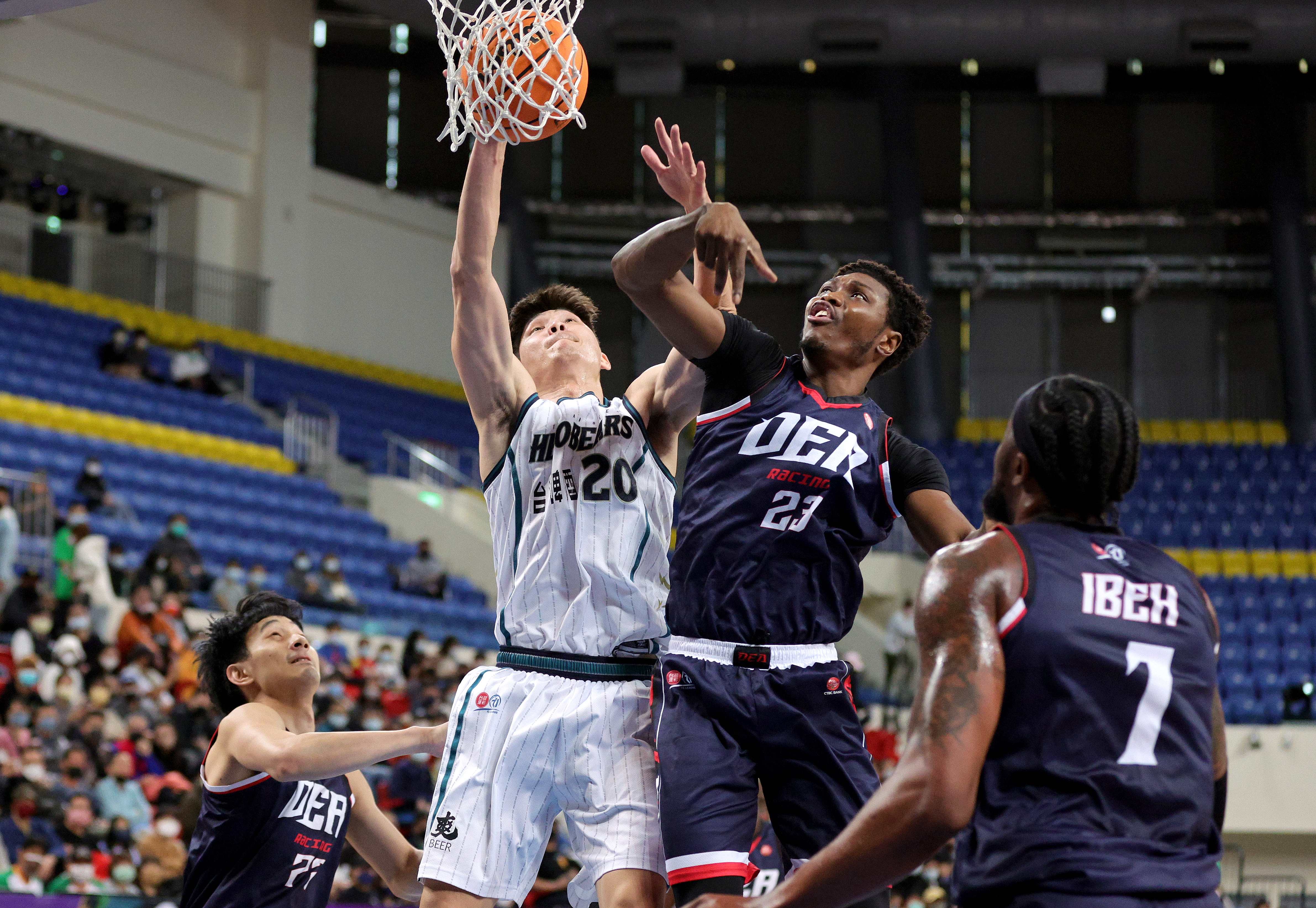 厄力創2項得分紀錄但連2場遭驅逐出場　中信特攻仍納3連勝