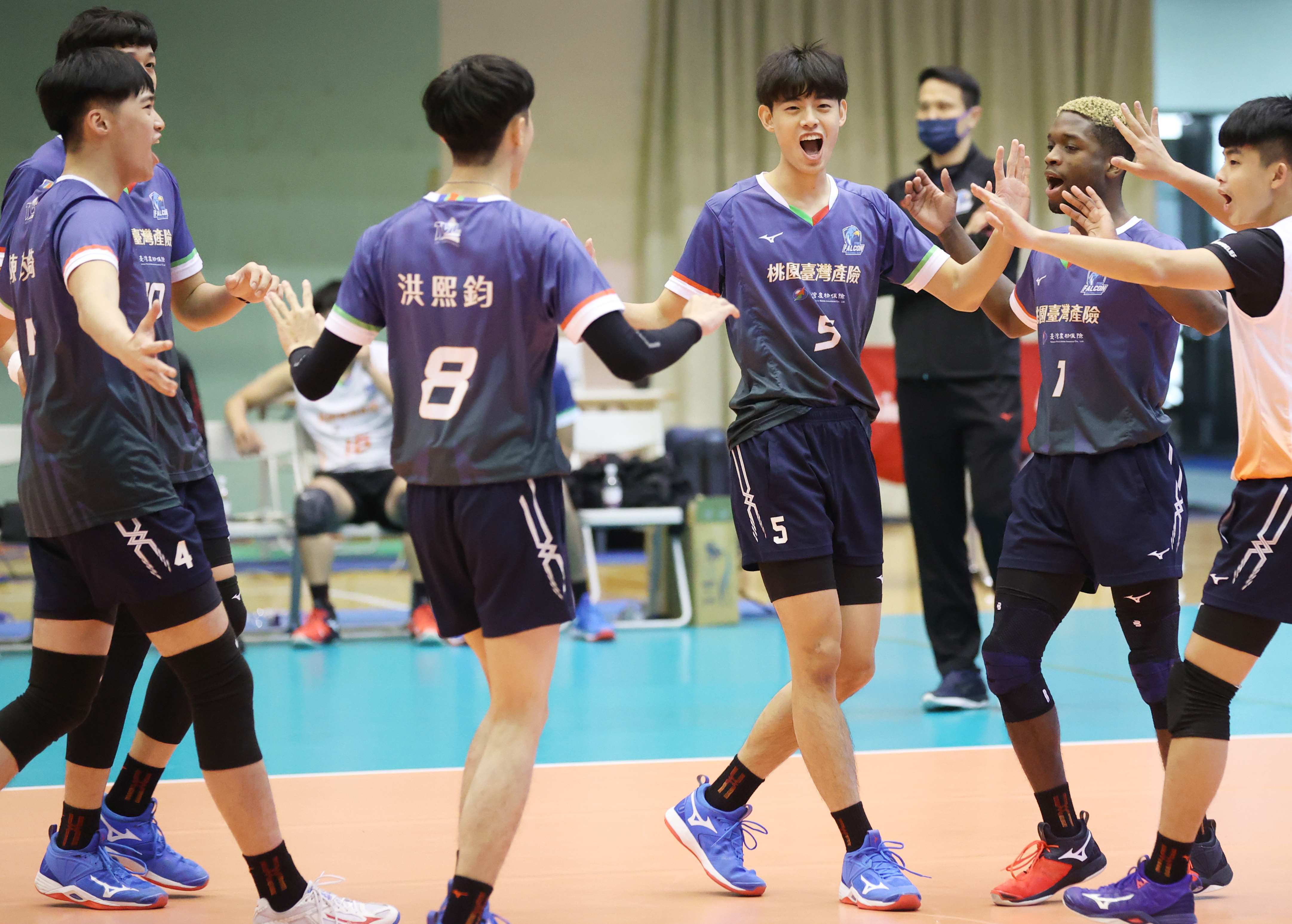 桃園臺產連趕3局　逆轉復仇美津濃