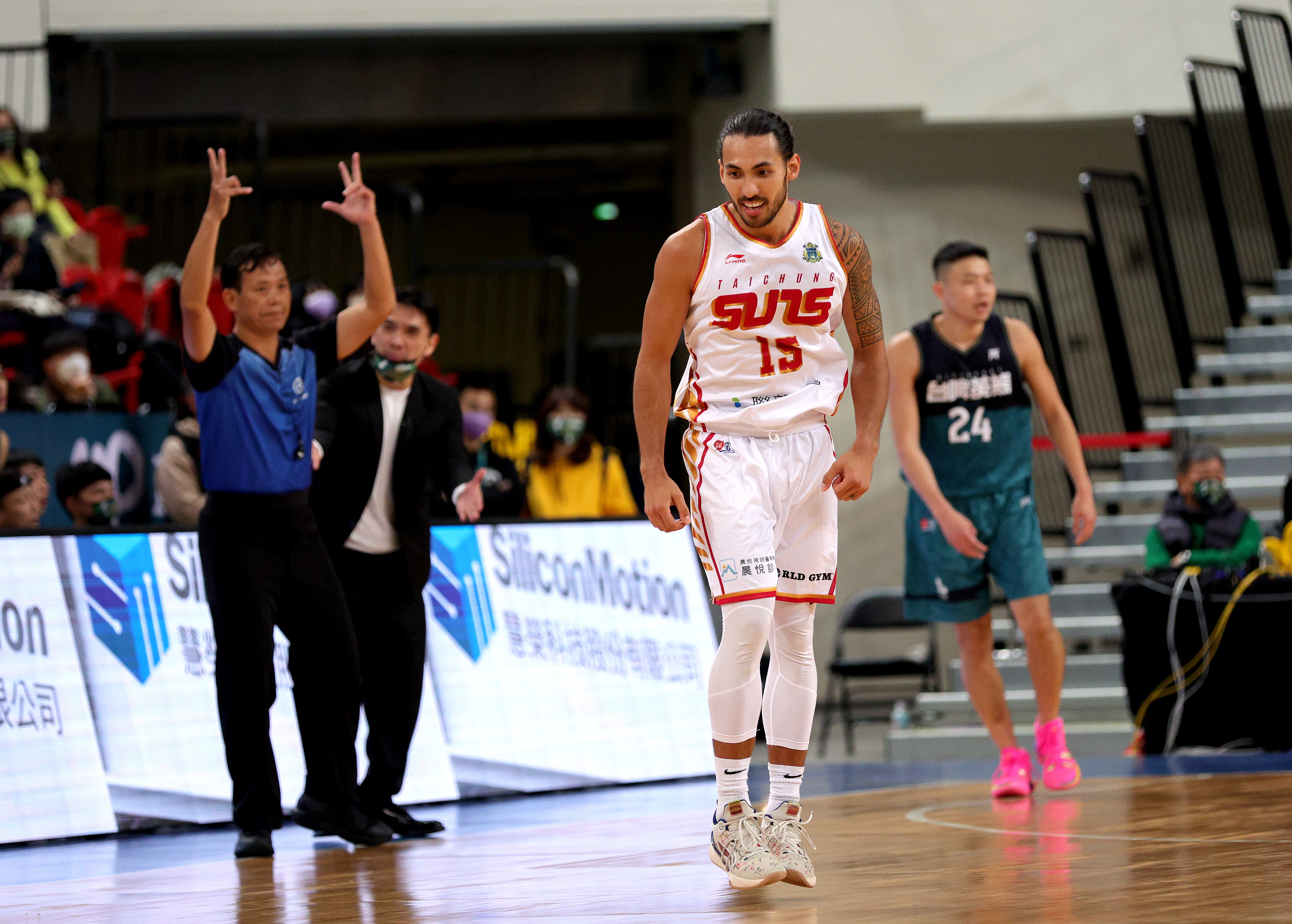 何喬登10顆三分球創紀錄　陳靖寰：球給他就對了