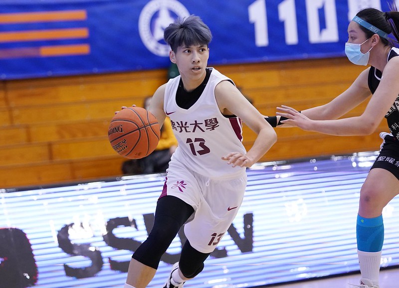 王竫婷複賽繳好表現　佛光教練楊淑淨：大學最好球員