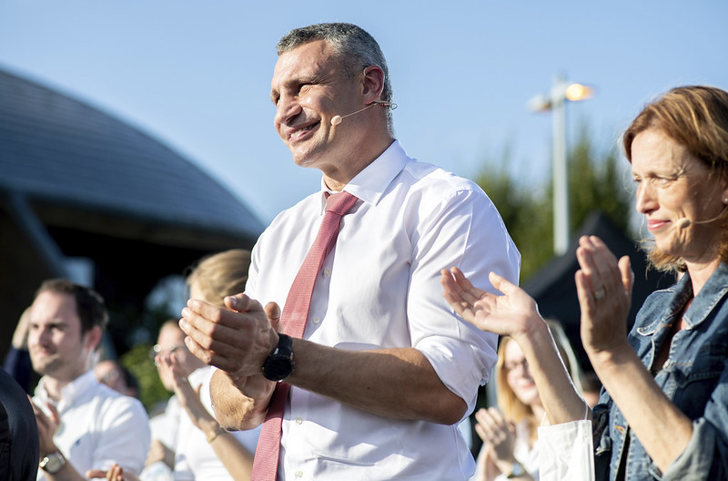 拾起武器抗俄！　烏克蘭拳王市長：別無選擇