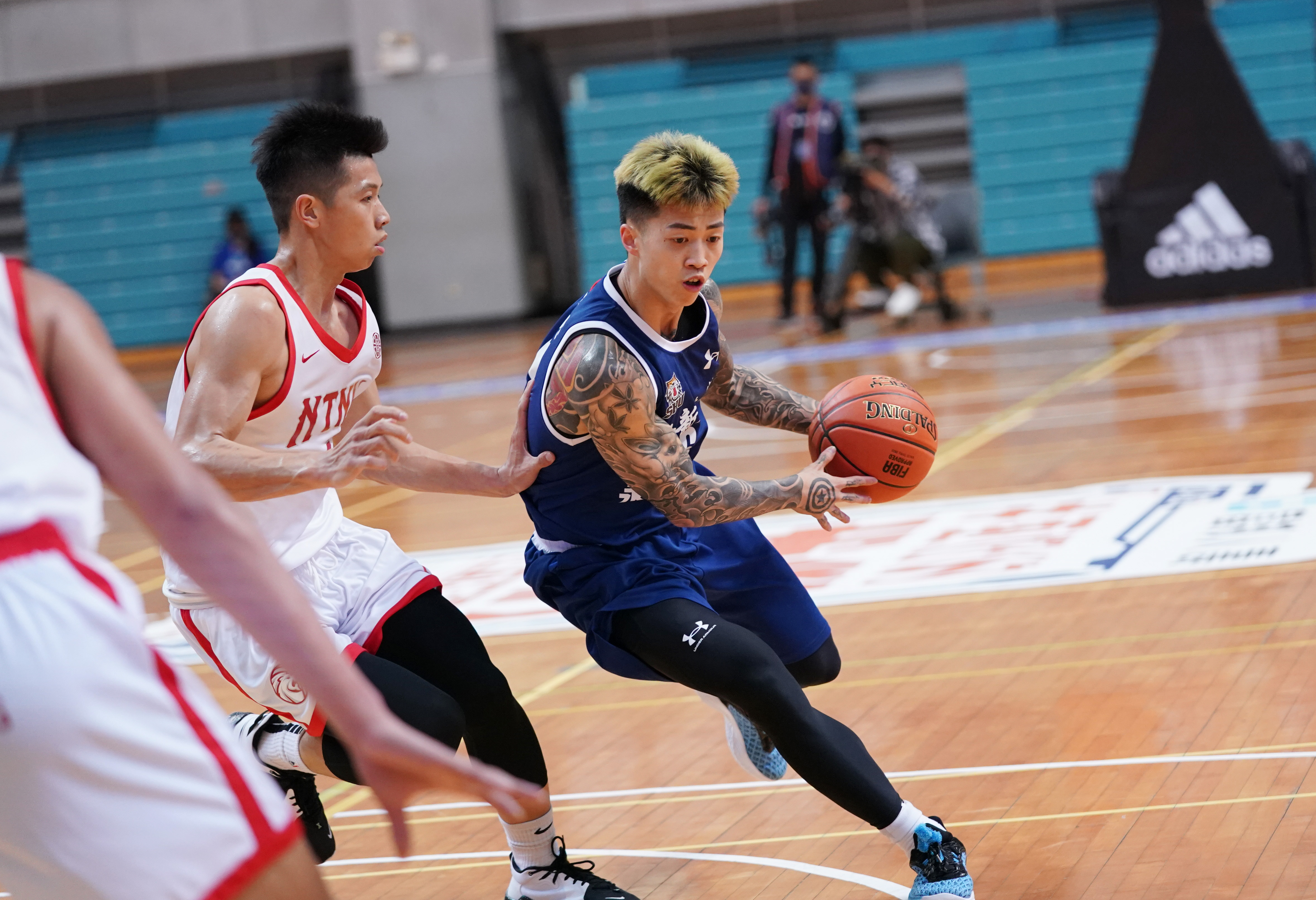 李威廷再度挺身而出　世新逆轉臺師收8強首勝