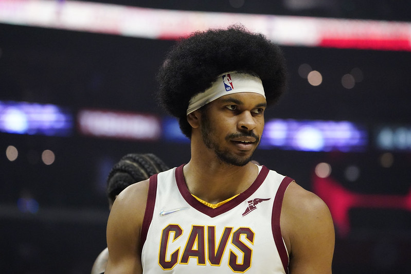 黃蜂長程火力不給力　拾一看好騎士三塔賣高滅蜂群