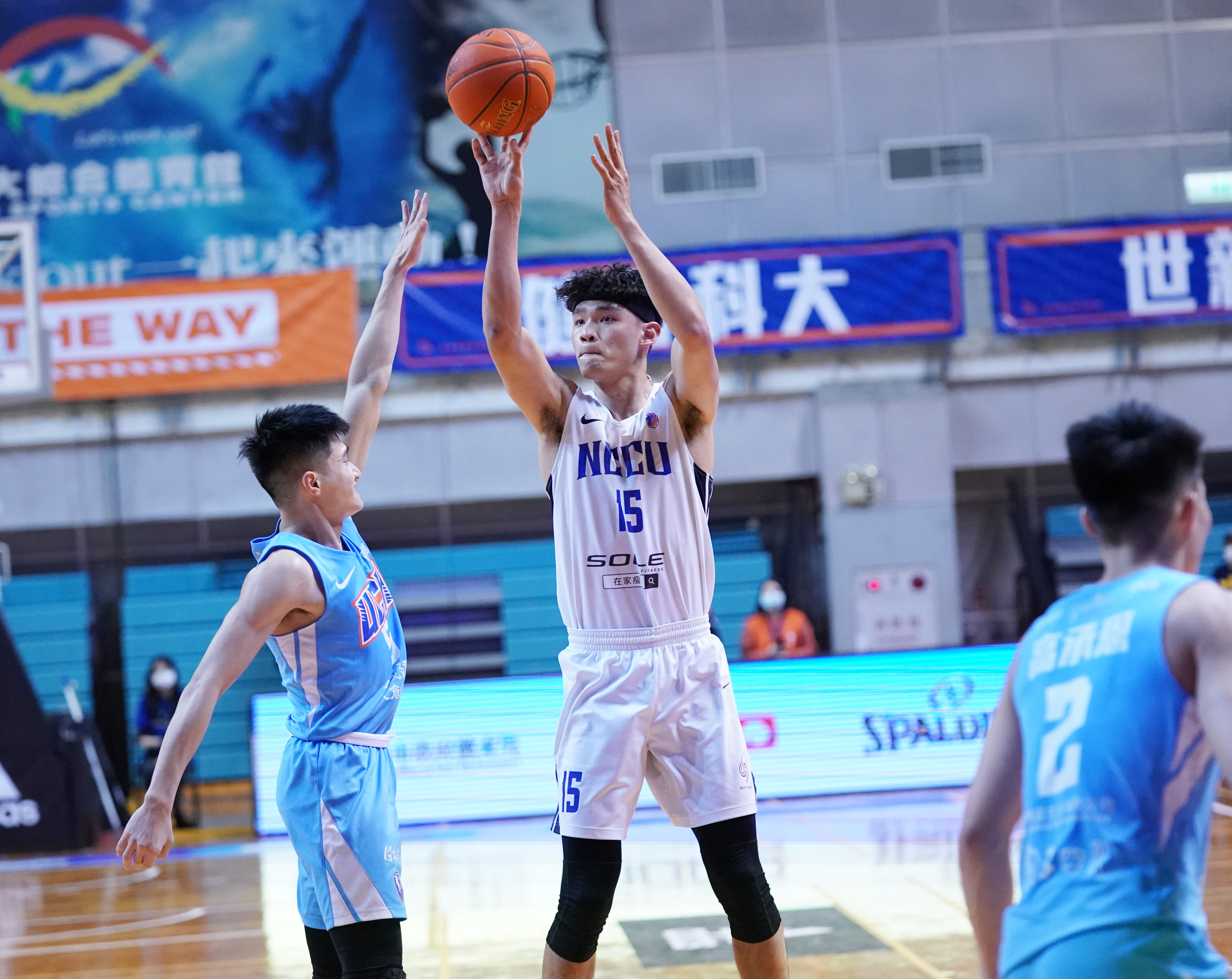 陳子威賽前刺激張鎮衙　政大退健行坐龍頭　