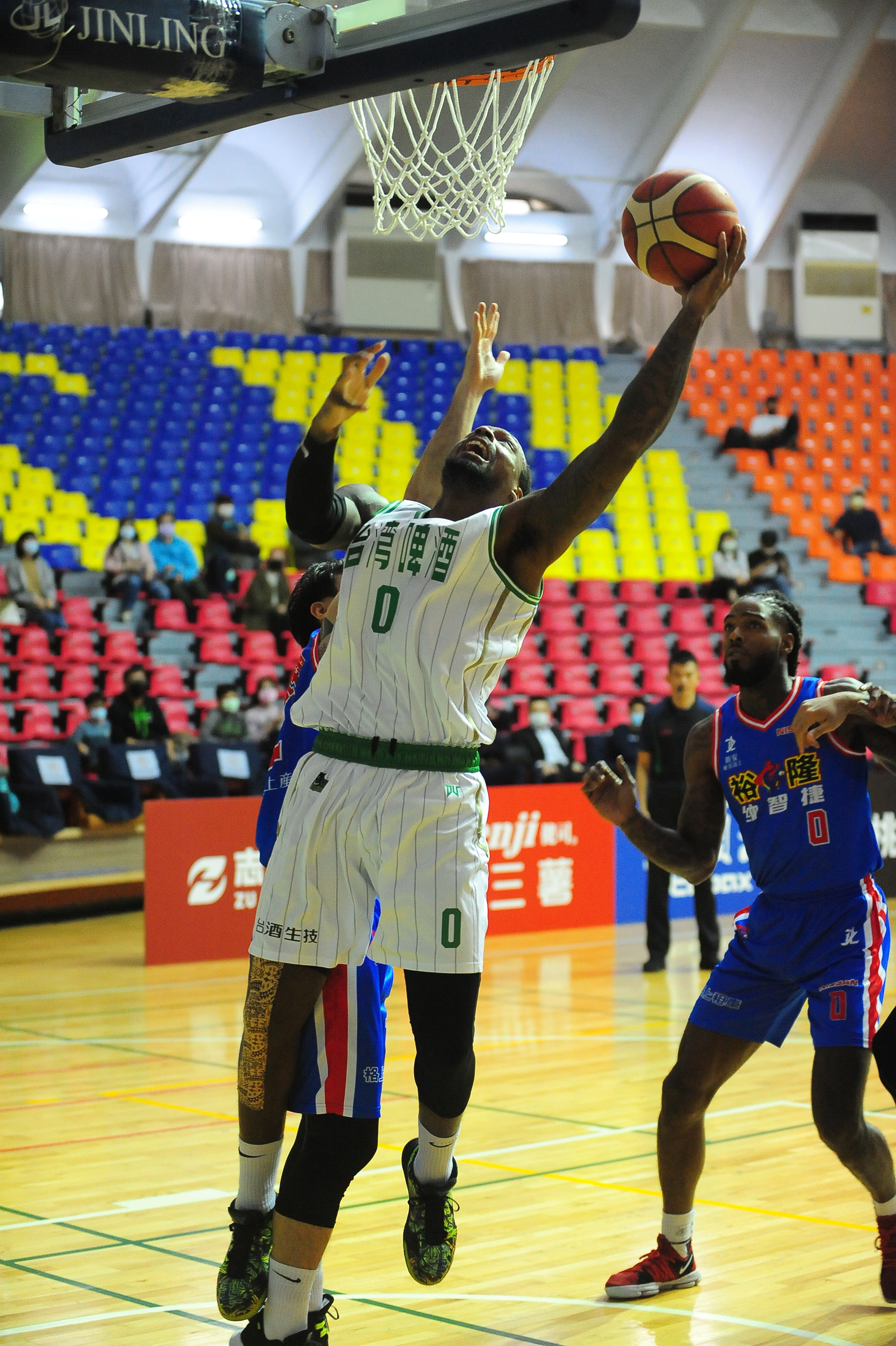 巴克利回鍋砍40分　台啤大勝裕隆