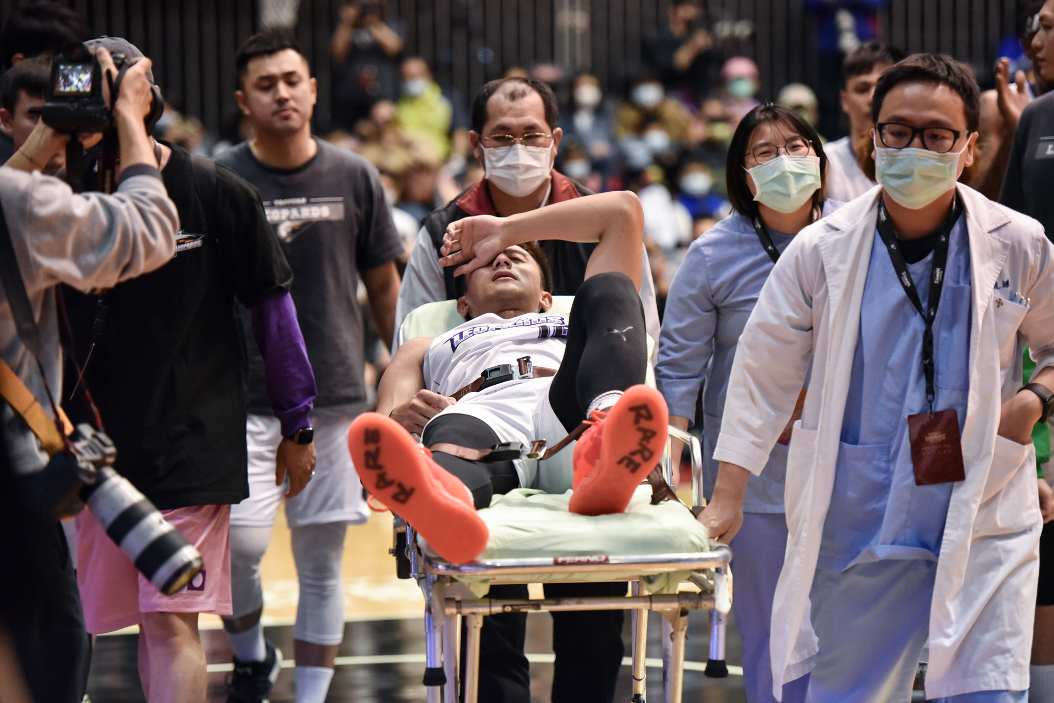 右膝前十字韌帶斷裂　杜譽城本季報銷