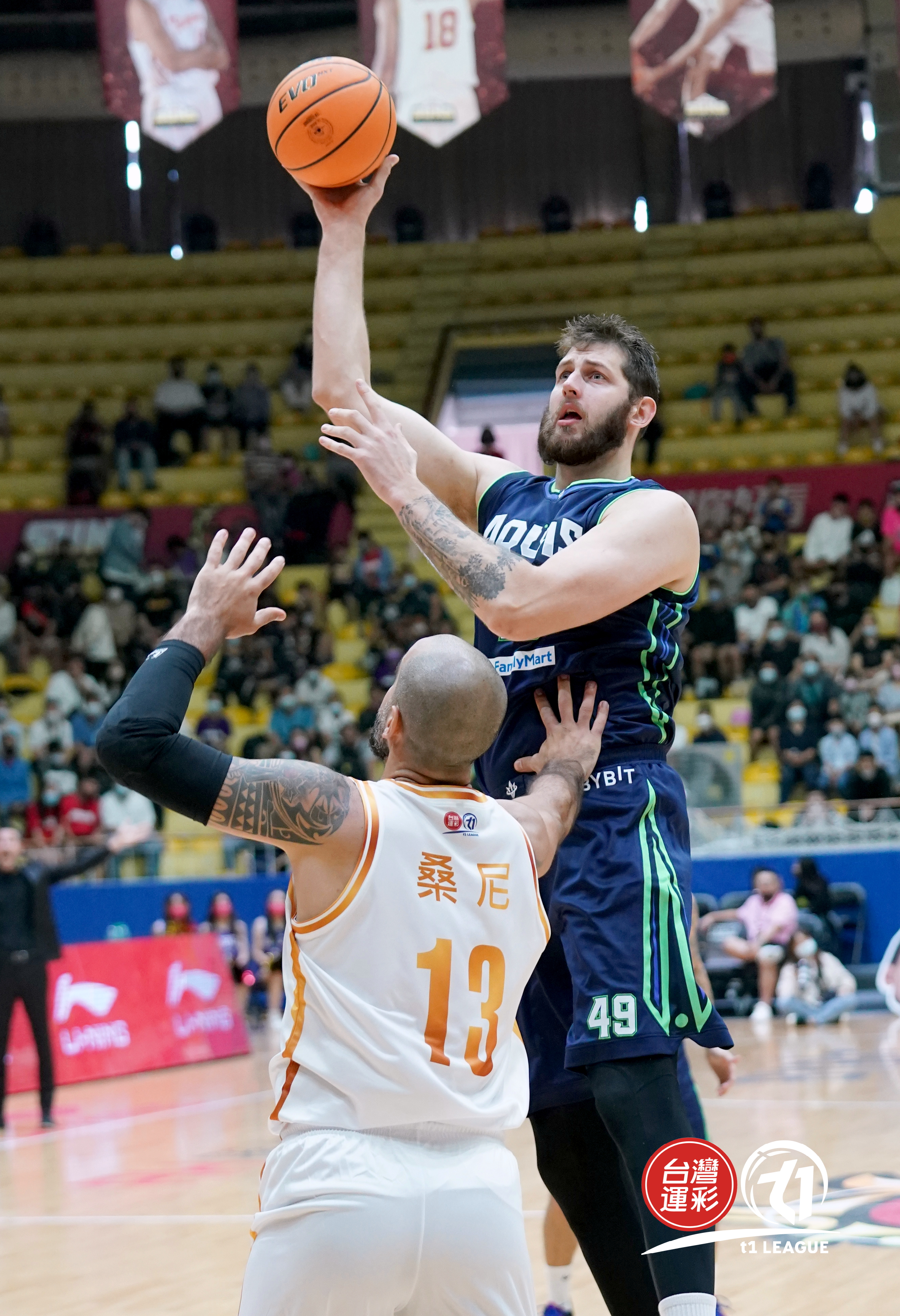 背靠背體力放盡　太陽不敵海神