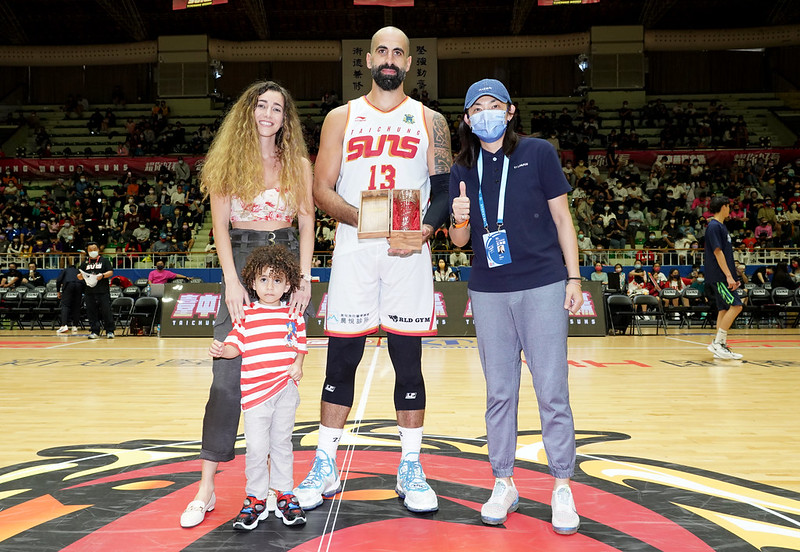 揭秘桑尼超正老婆　曾是約旦女籃隊長