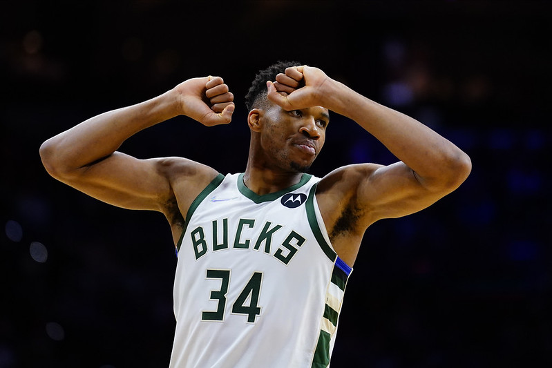 公鹿禁區設防出征沙城　拾一看好鹿群力壓國王護衛軍