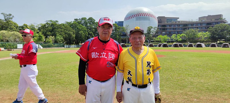 167歲名人對決　84歲洪騰勝完投9局拿下勝投