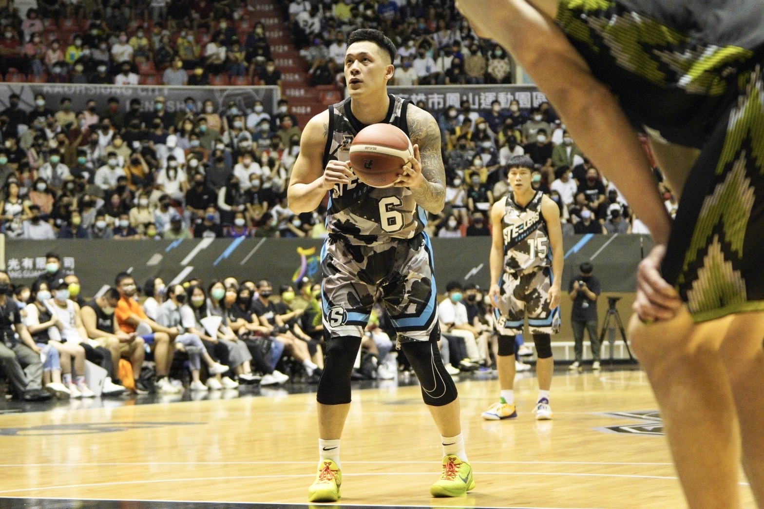 周儀翔首秀拿11分　陳又瑋助鋼鐵人止8連敗