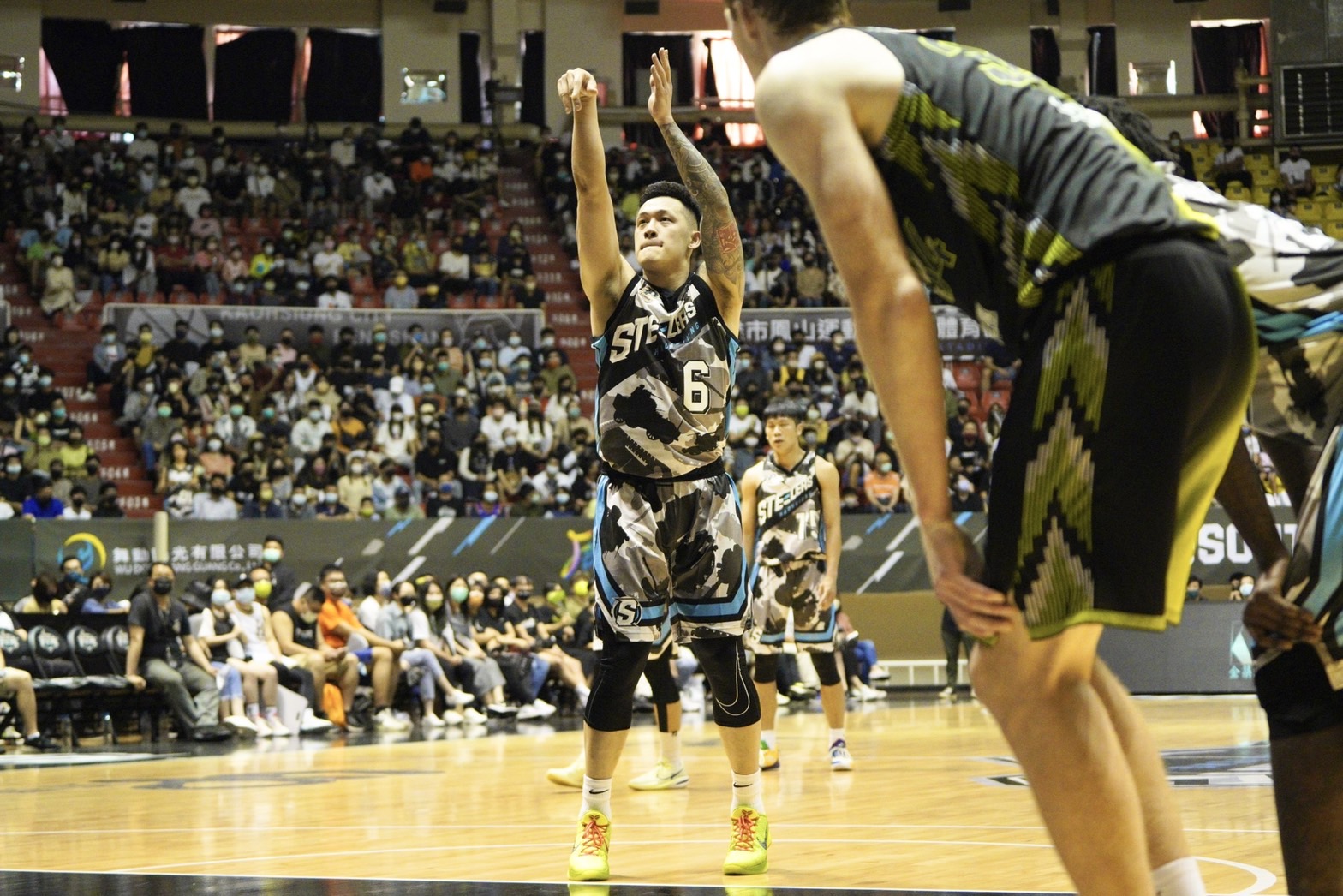 不想讓陳又瑋白做工　周儀翔末節爆發