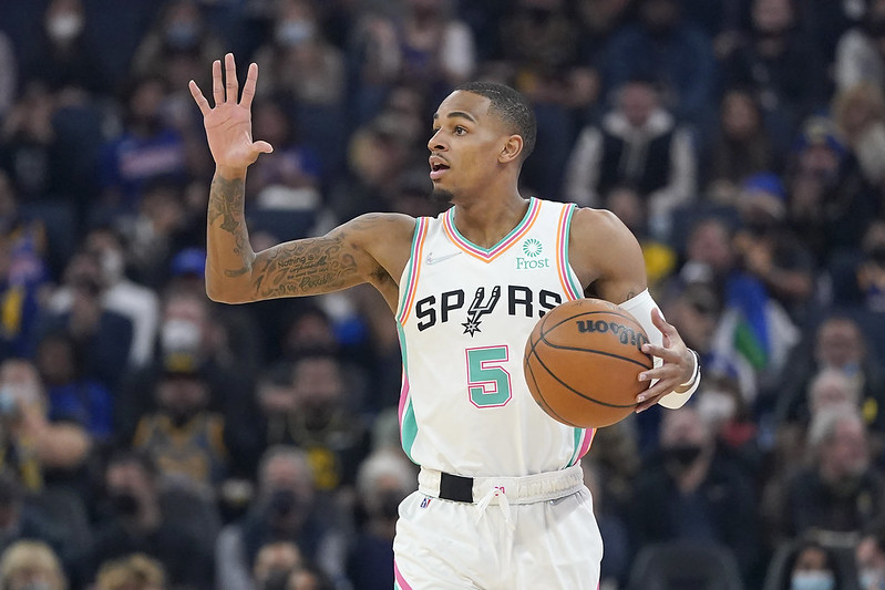 Dejounte Murray有15分13助攻11籃板大三元成績。（達志影像資料照）
