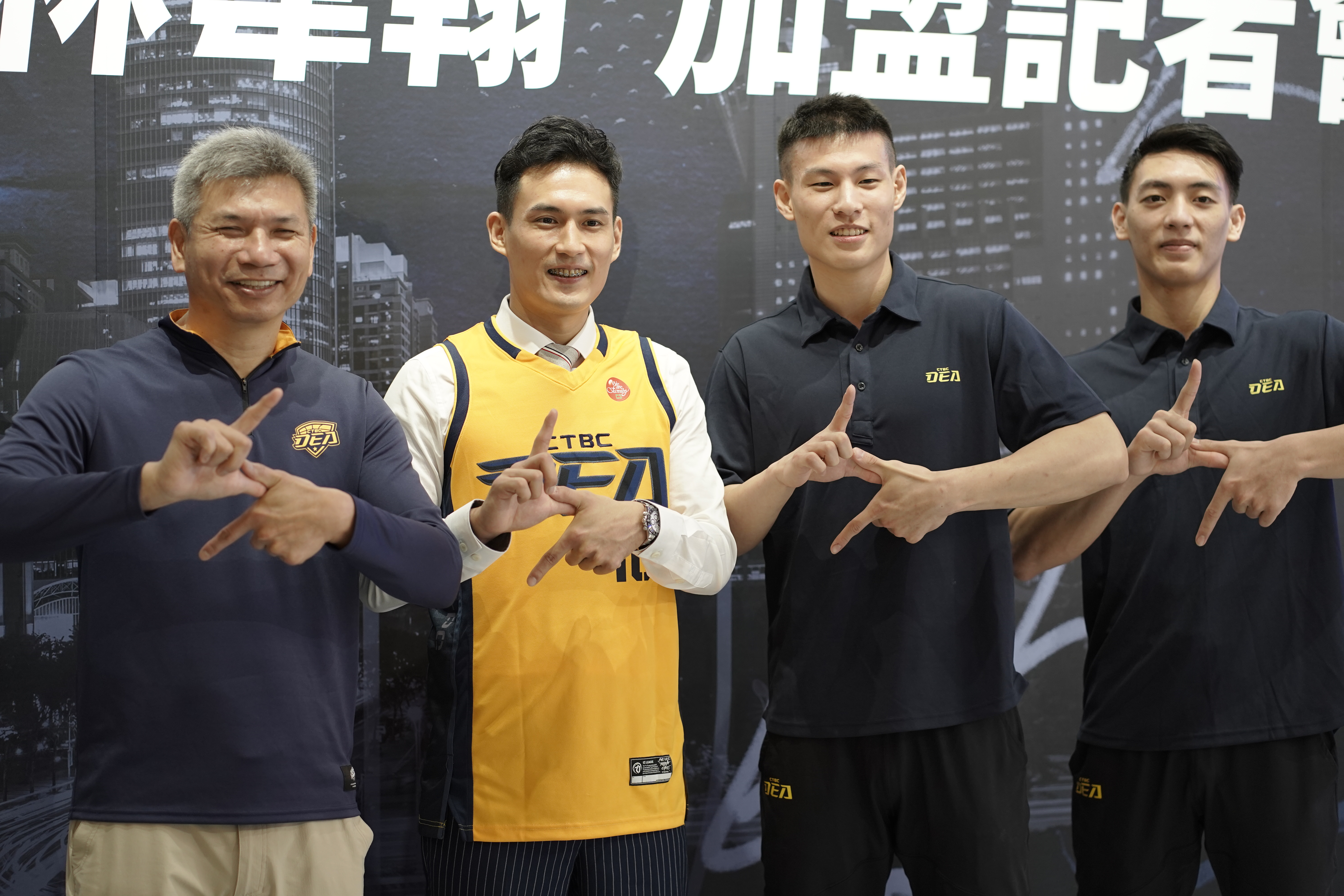 獵鷹換帥再出發  林韋翰首秀亮相