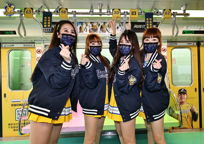 兄弟與台中捷運聯手　推出「猛瑪‧鋼鐸拉王者列車」