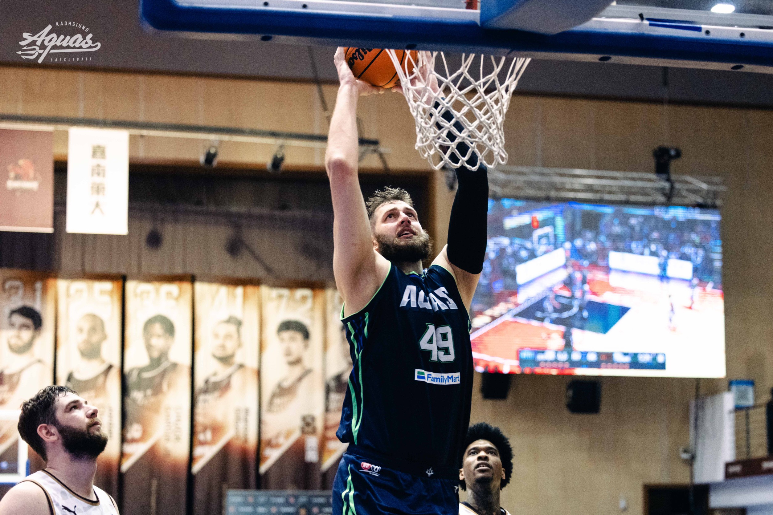 海神全員皆兵　痛宰獵鷹收對戰4連勝