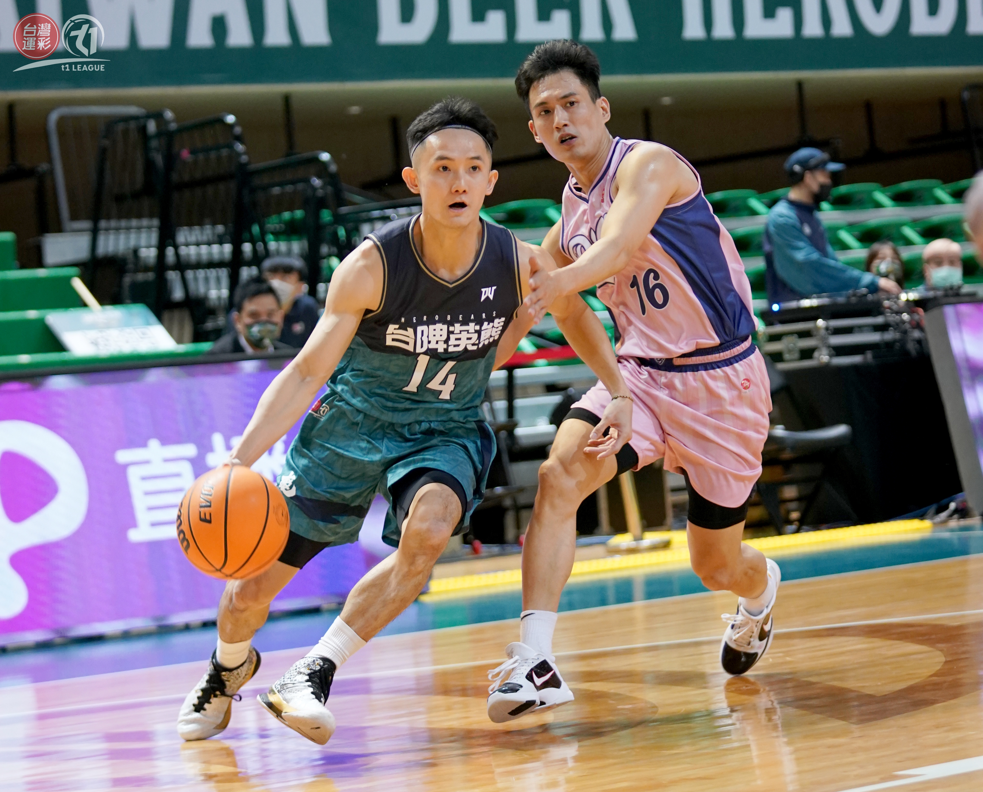 蔣淯安連線德古拉　英熊戰勝特攻