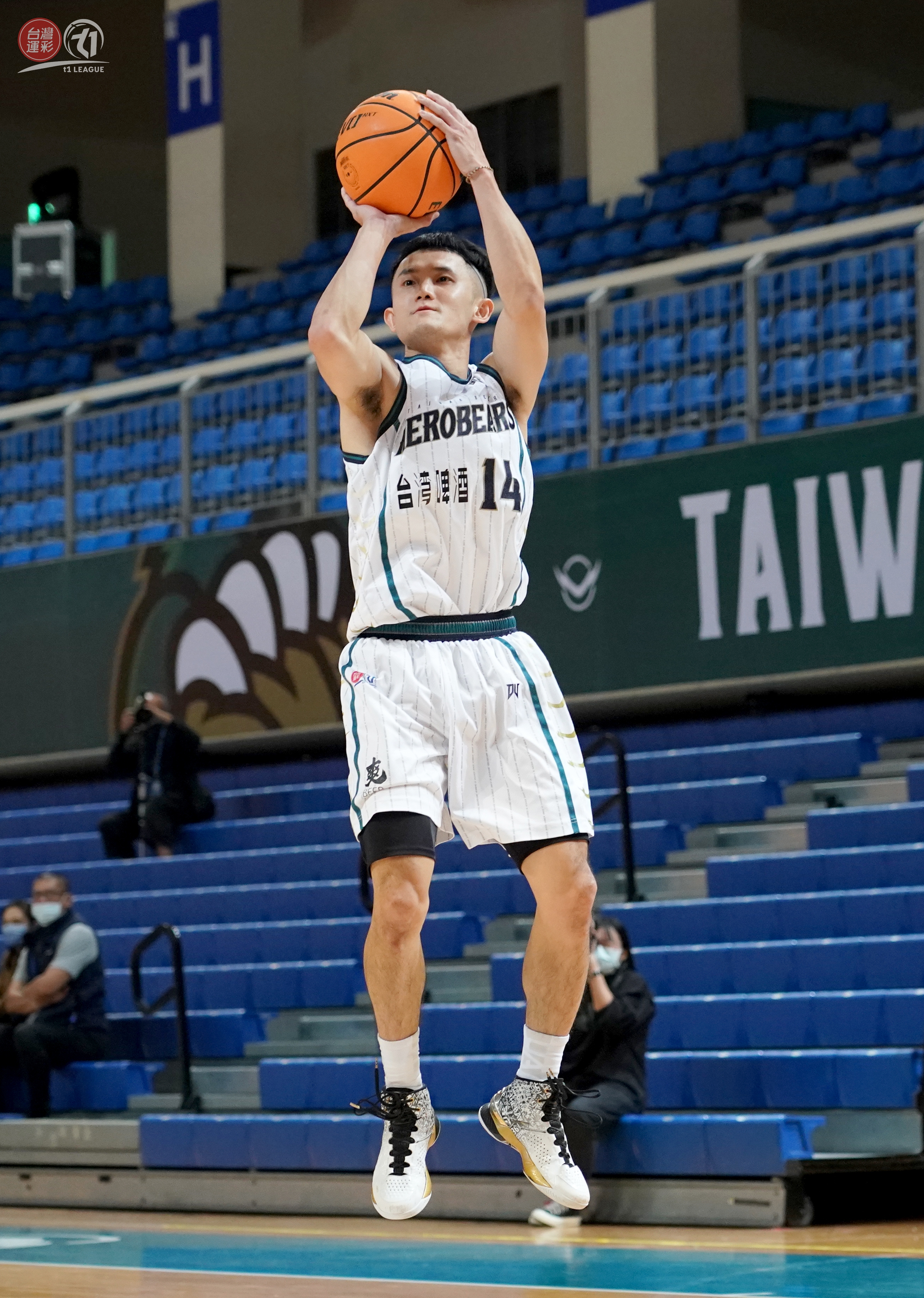 台啤英熊新手奶爸　蔣淯安、黃聰翰互取暖