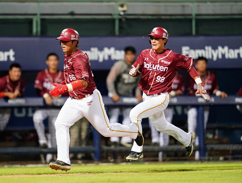陳晨威險些撞上邱丹。攝影游智勝攝