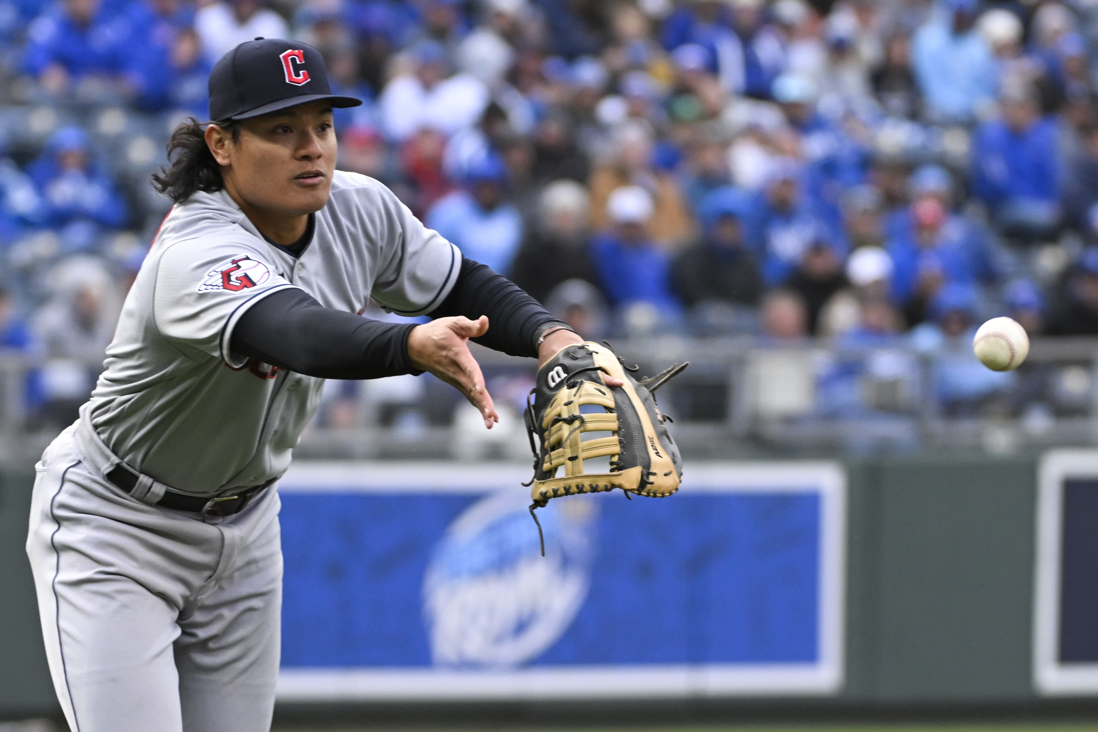 2度開幕戰先發寫歷史　張育成4打數吞2K