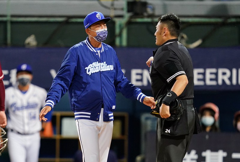 「丘總」丘昌榮上場了解狀況。特約攝影游智勝攝