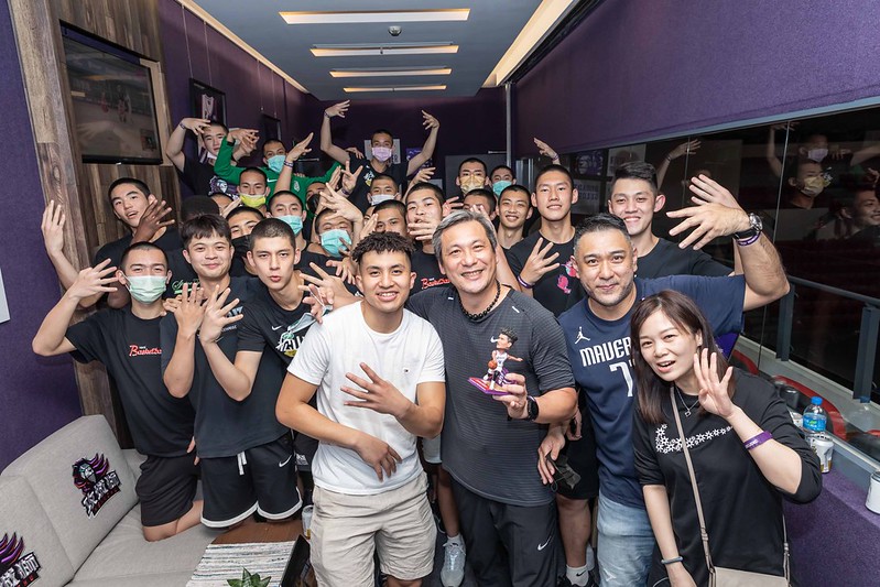 恩師黃萬隆到場加油　高國豪連3戰得分破20