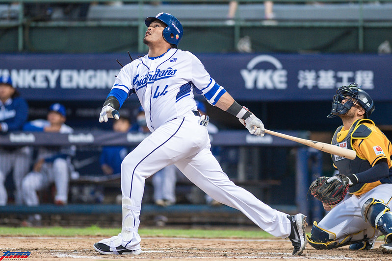 日職》影／前富邦悍將洋砲霸帝士轟超特大全壘打！　球迷驚呼：好扯