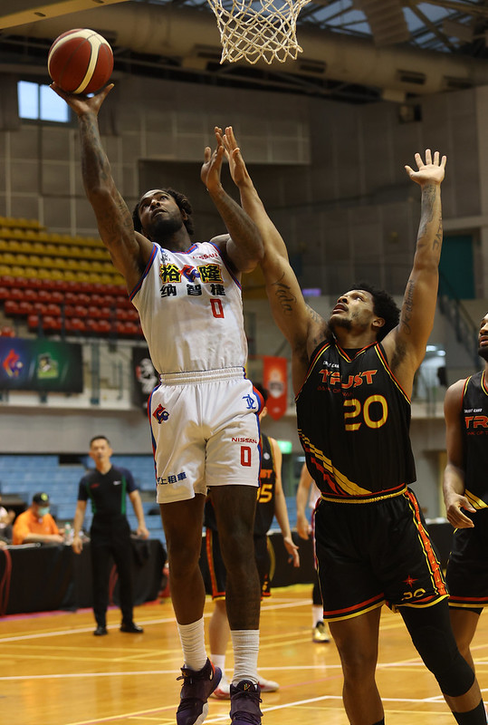 裕隆瓊斯生涯新高40分擊敗臺銀　陳俊翰繳出代表作助九太奪勝