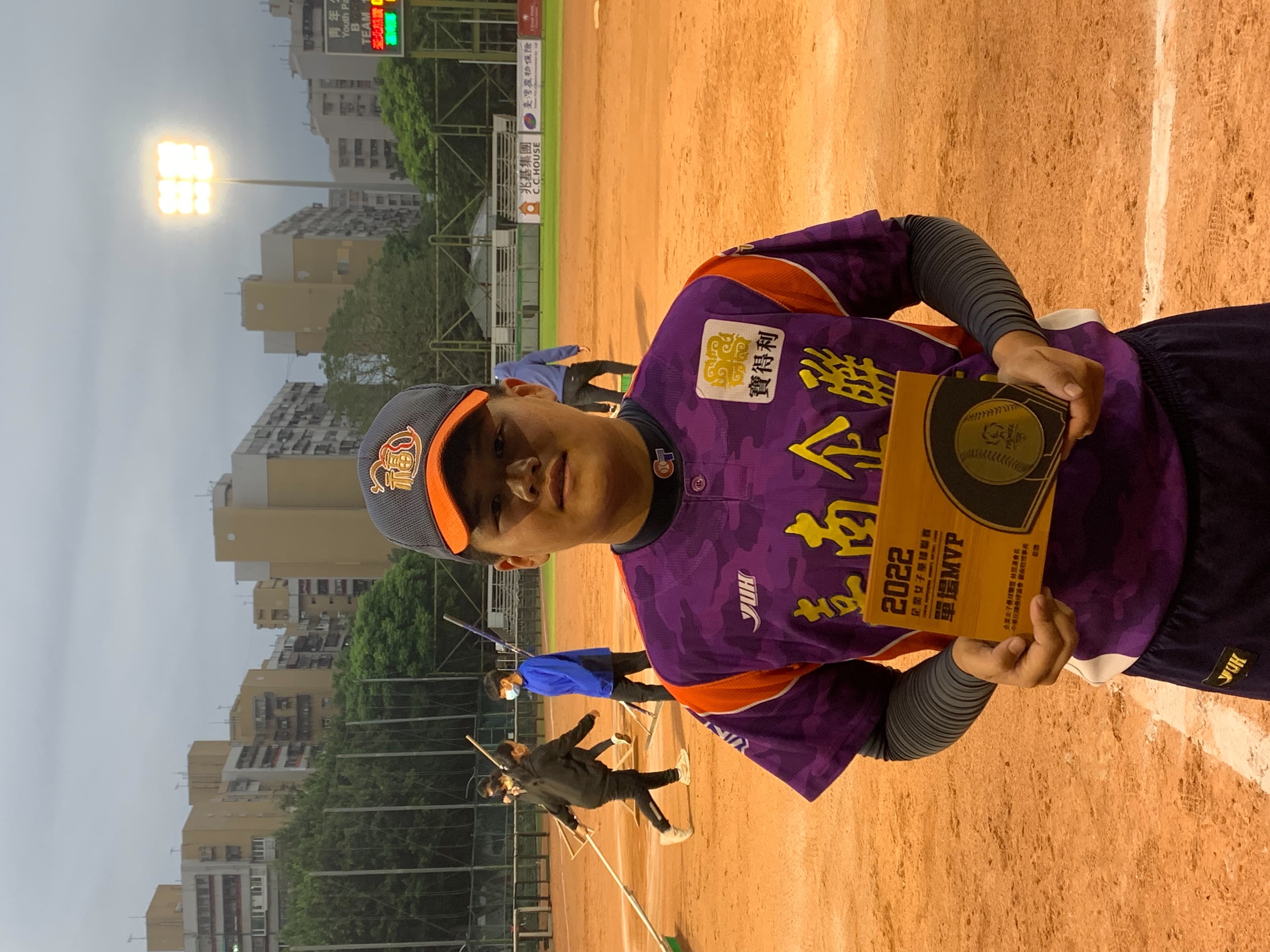 衛冕軍福添福嘉南鷹單局狂攻11分逆轉　勝場開張 