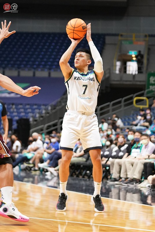 T1最強洋將攪局　高雄海神封王再等等