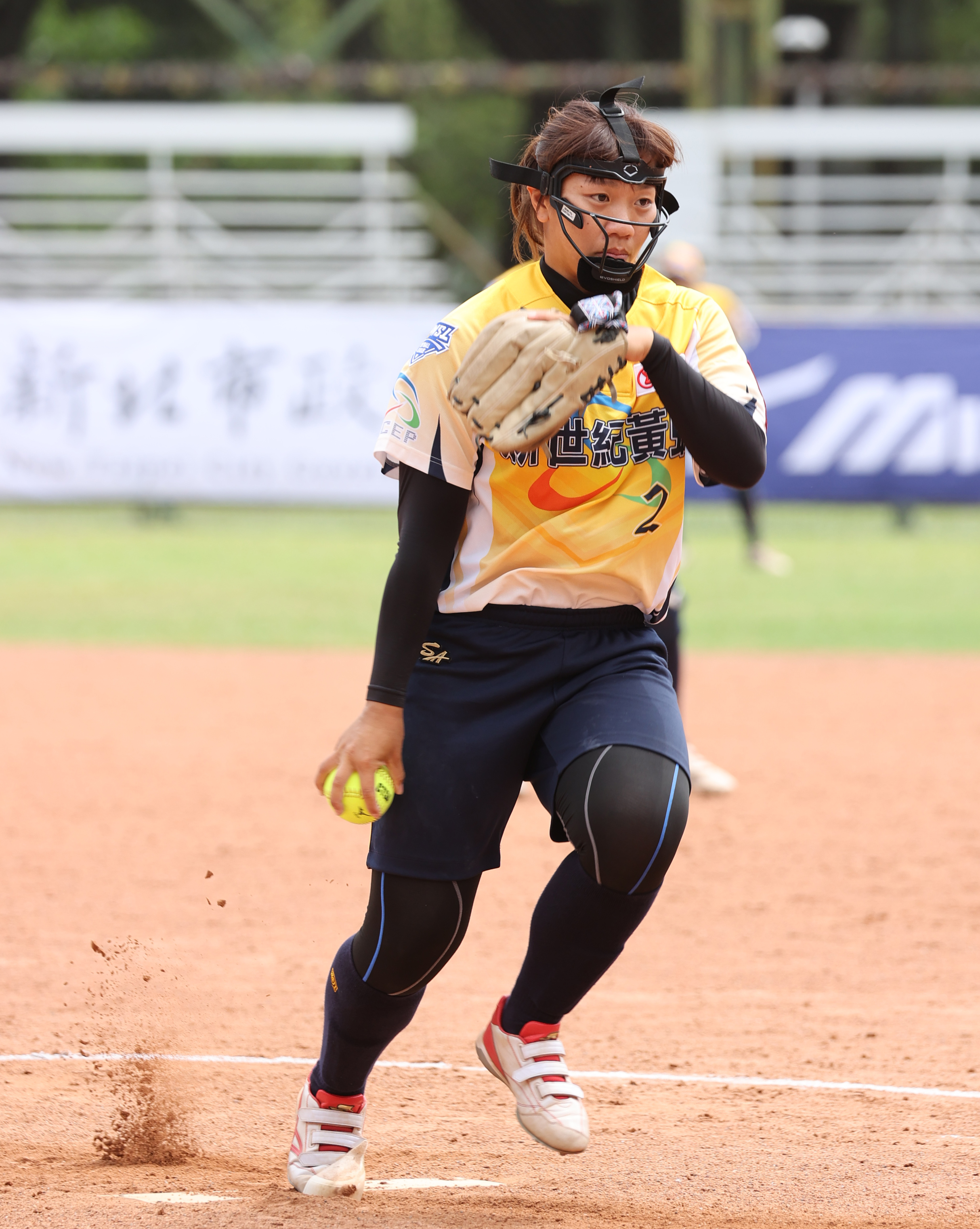 蔡珈蓁投出企業女壘本季首場完封　新世紀黃蜂連勝 