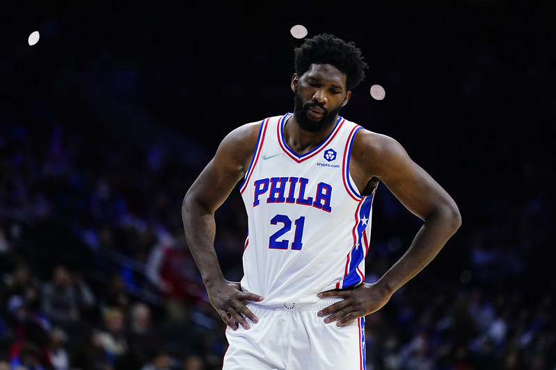 不敵暴龍賽後評隊友　Embiid：Harden必須更積極