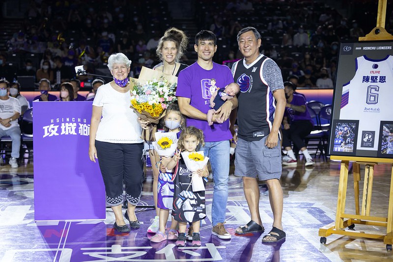 引退儀式中英致詞　陳堅恩最大遺憾：沒學好中文