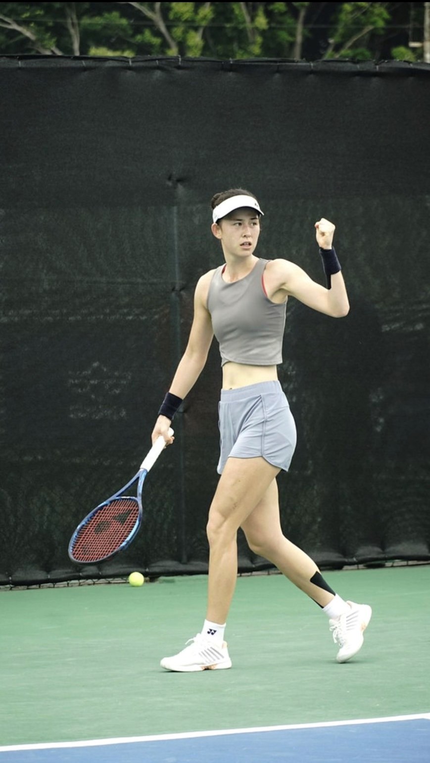 JoJo的坦尼斯冒險／返英比賽邊享天倫　難忘離台後首杯珍奶