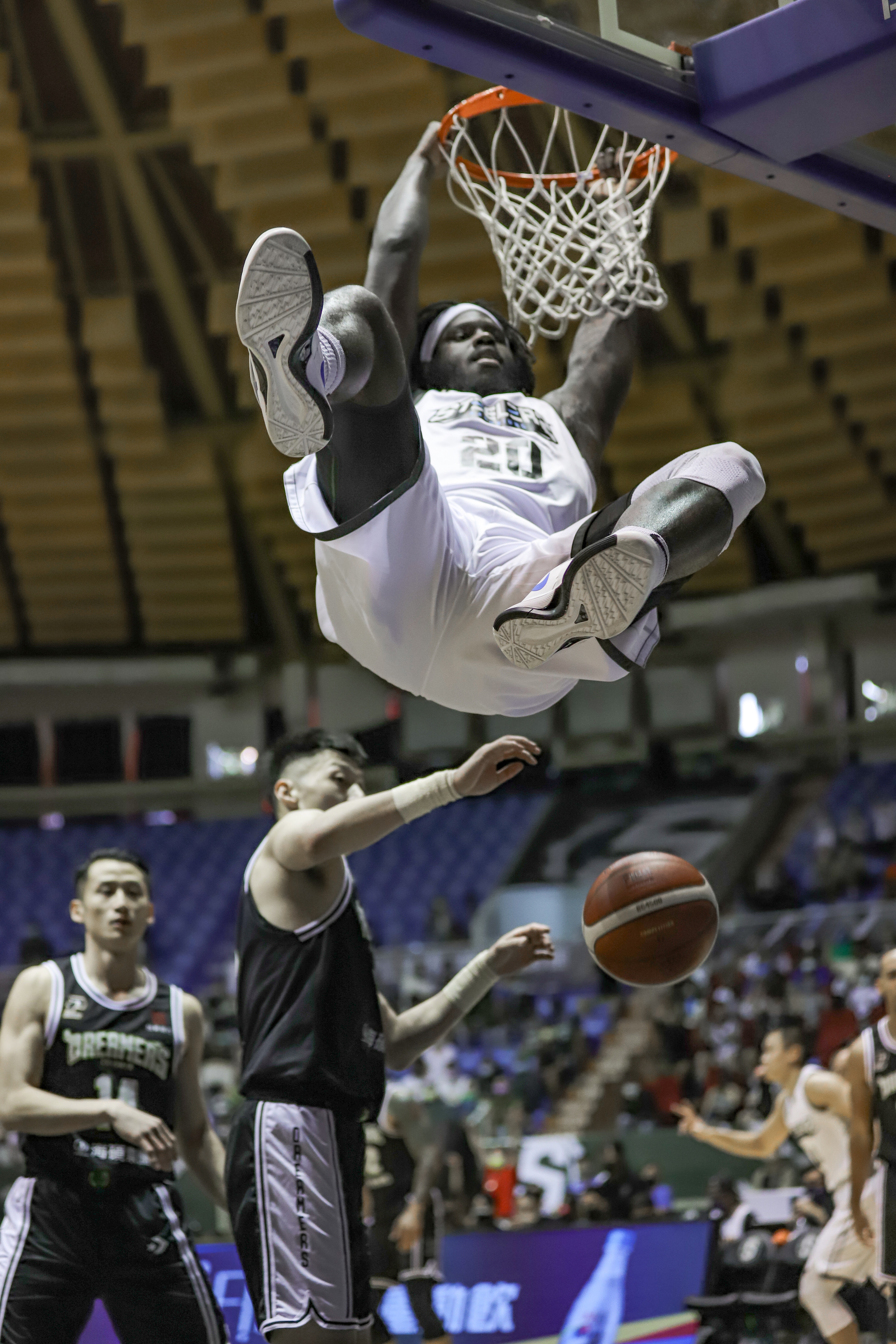 班尼特35分打倒夢想家　鋼鐵人收3連勝