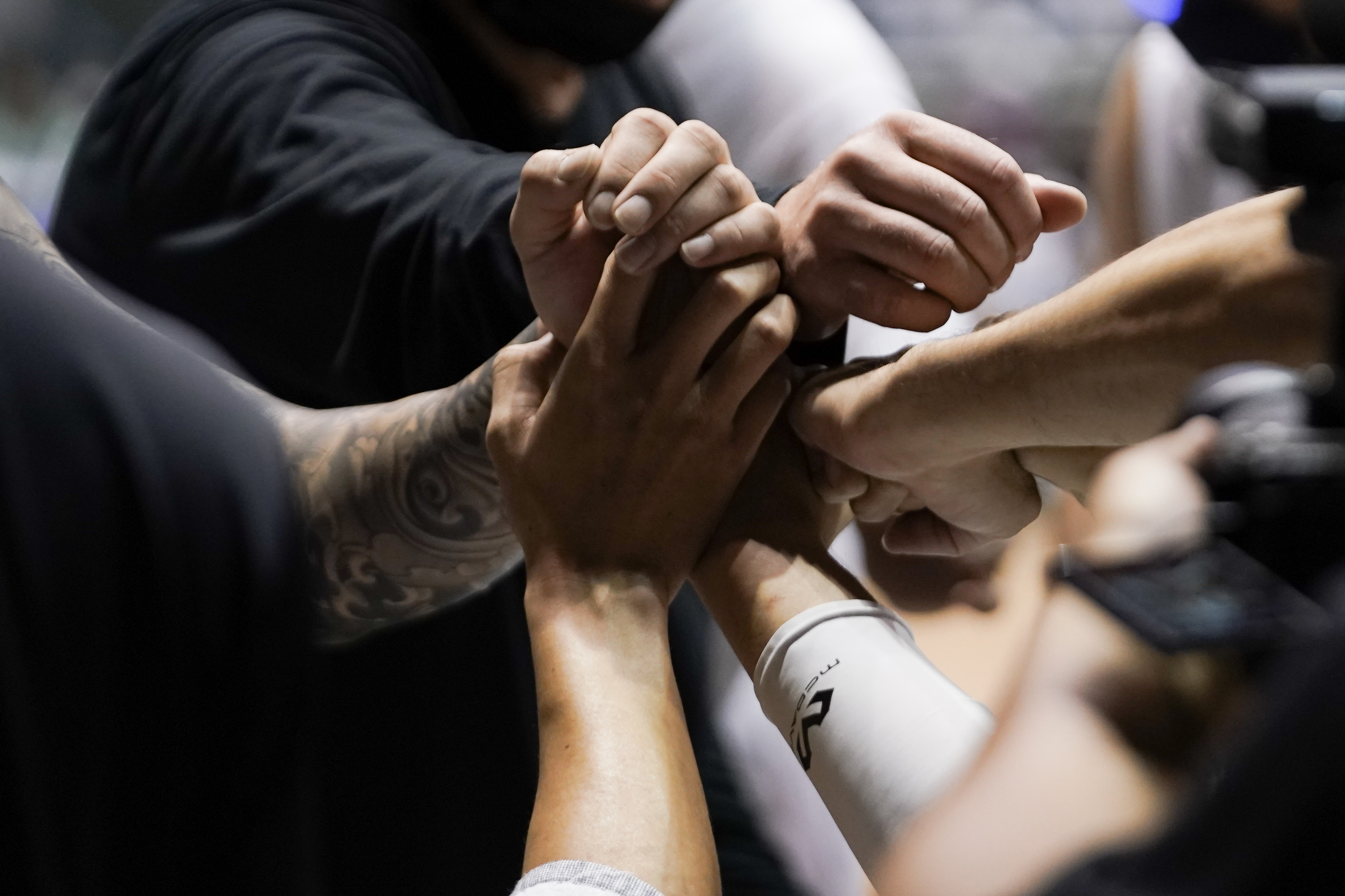 鋼鐵人3人確診　週六比賽延期