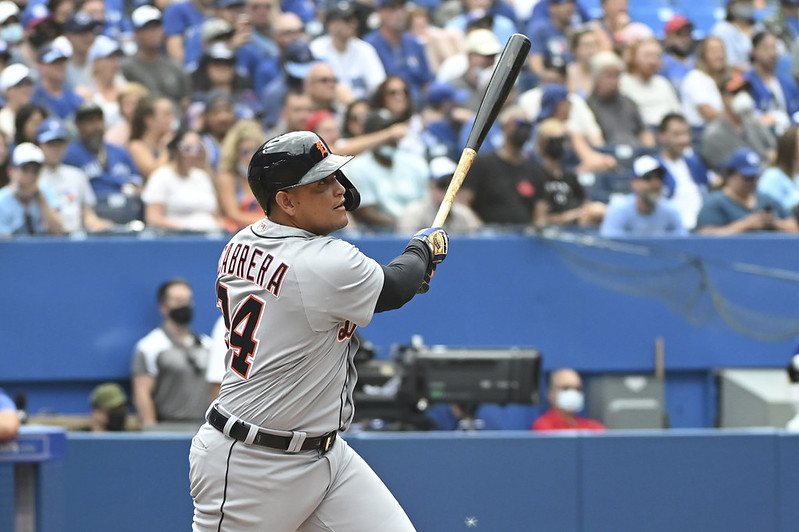 MLB史上第3人！　Miguel寫紀錄被「抱緊」