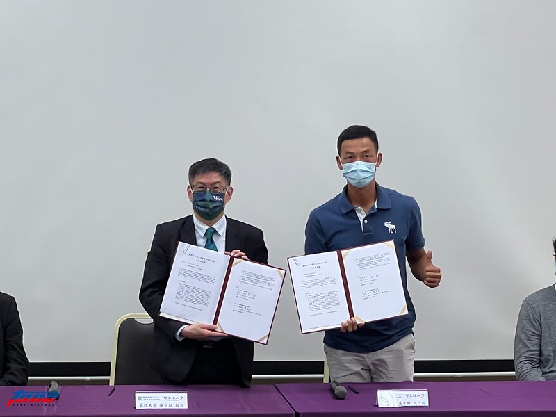 勾起超過30年緣分　盧彥勳國際網球學院落腳真理