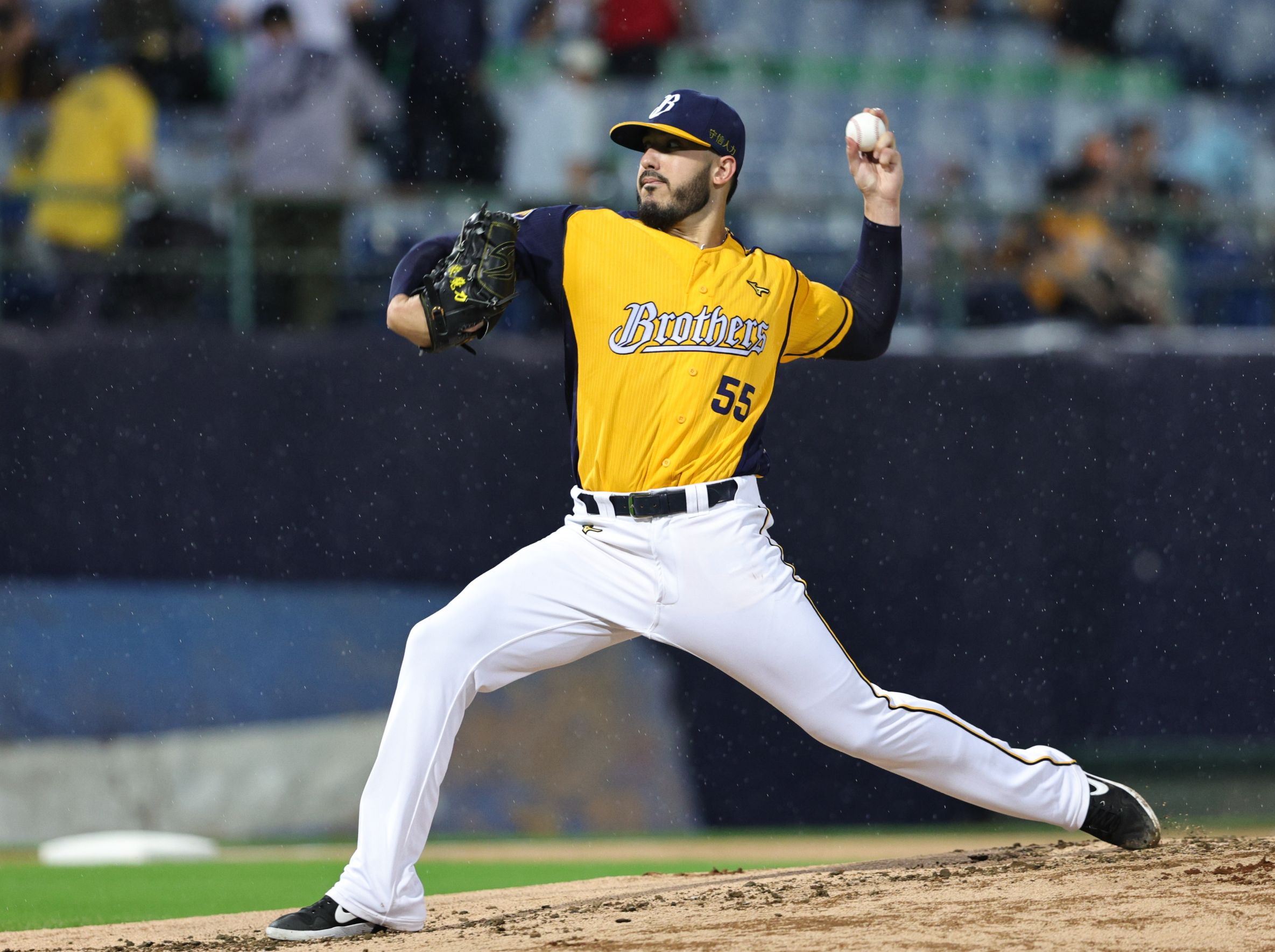 范國宸纏鬥12球、象魔力4.1局退場　首位對富邦不滿5局先發