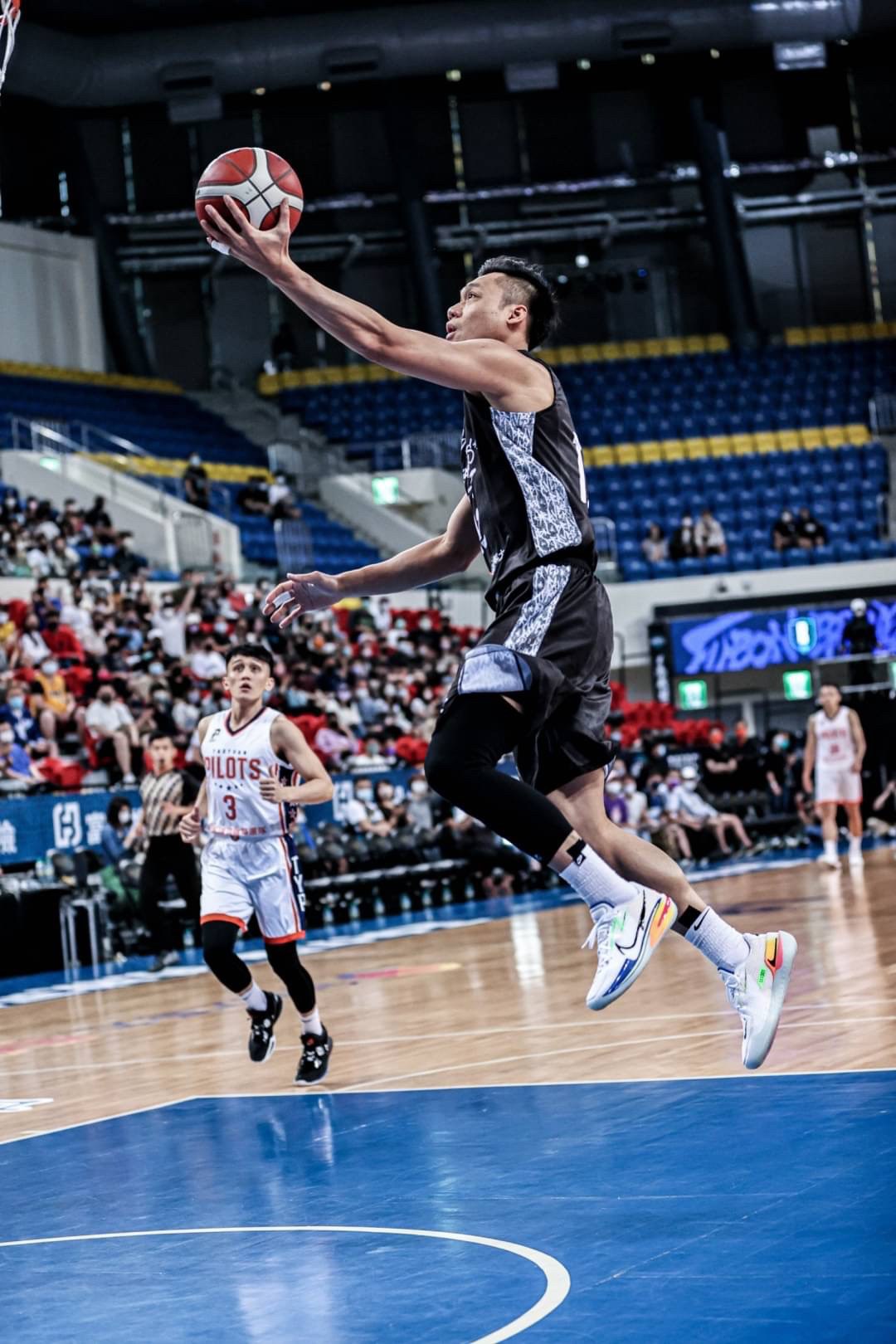 林志傑致勝上籃　富邦本季橫掃領航猿