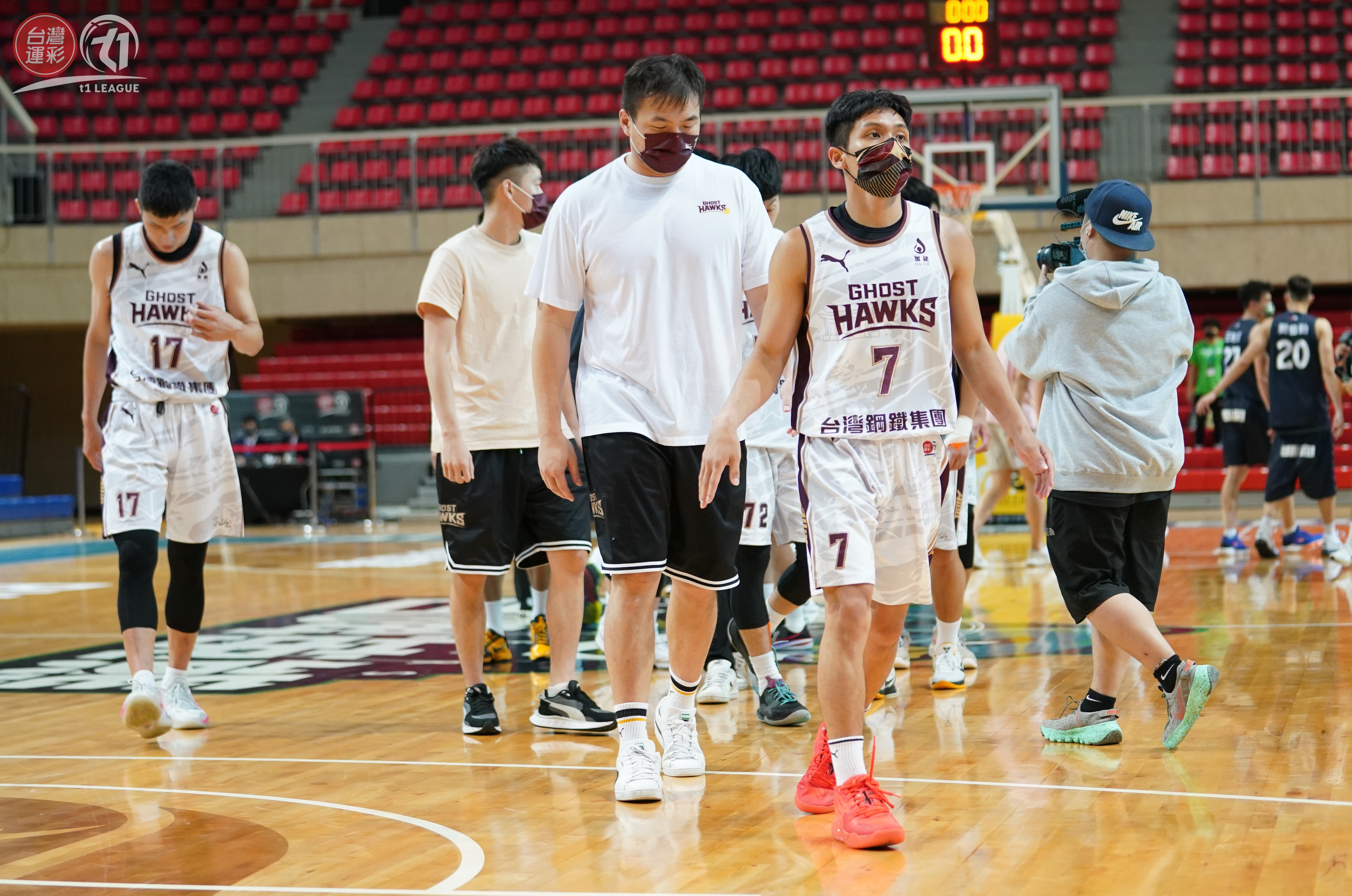 獵鷹提前淘汰　教練：明年以全新風貌回來