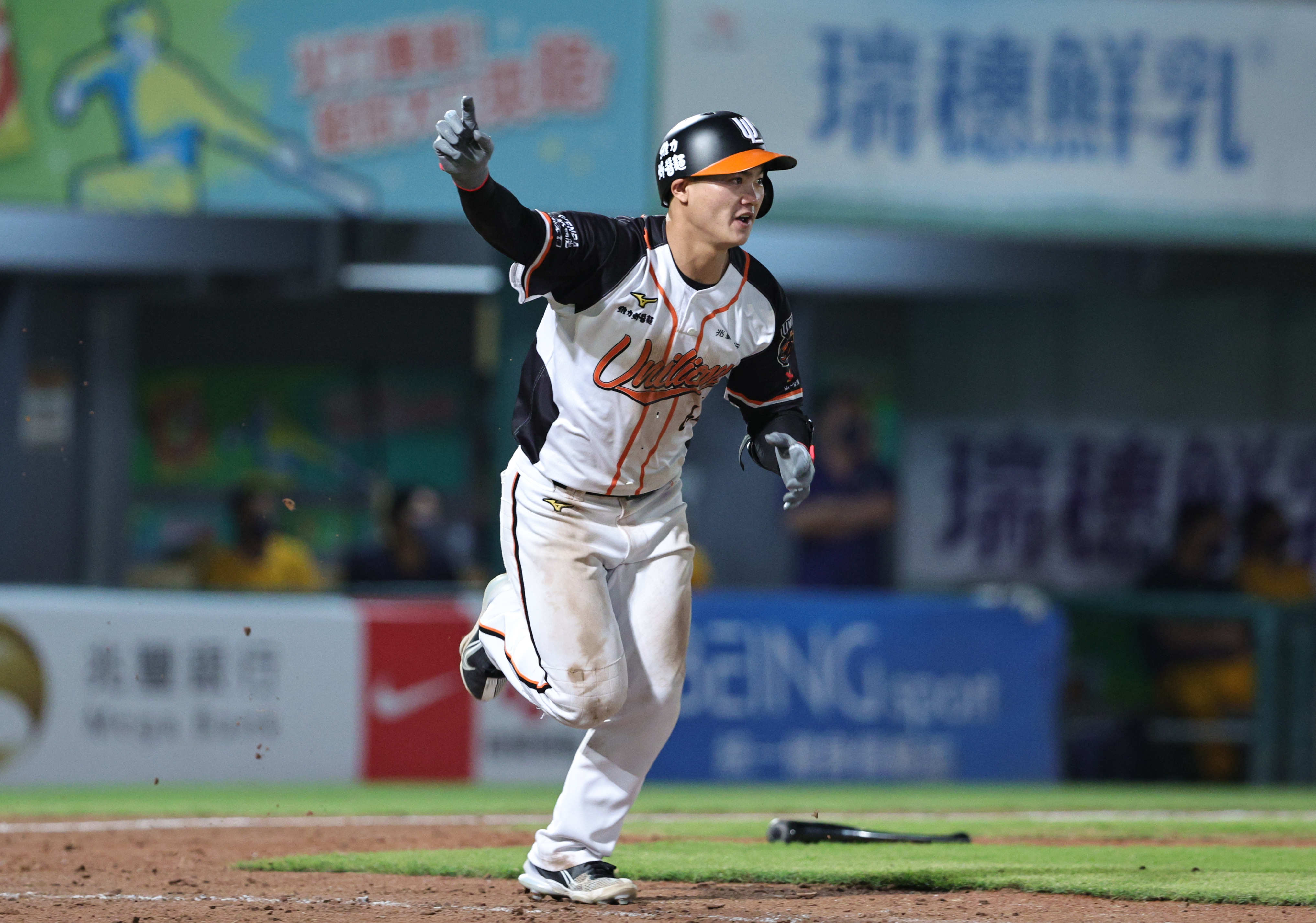 影／林靖凱生涯首支再見安打　把榮耀獻給家人　