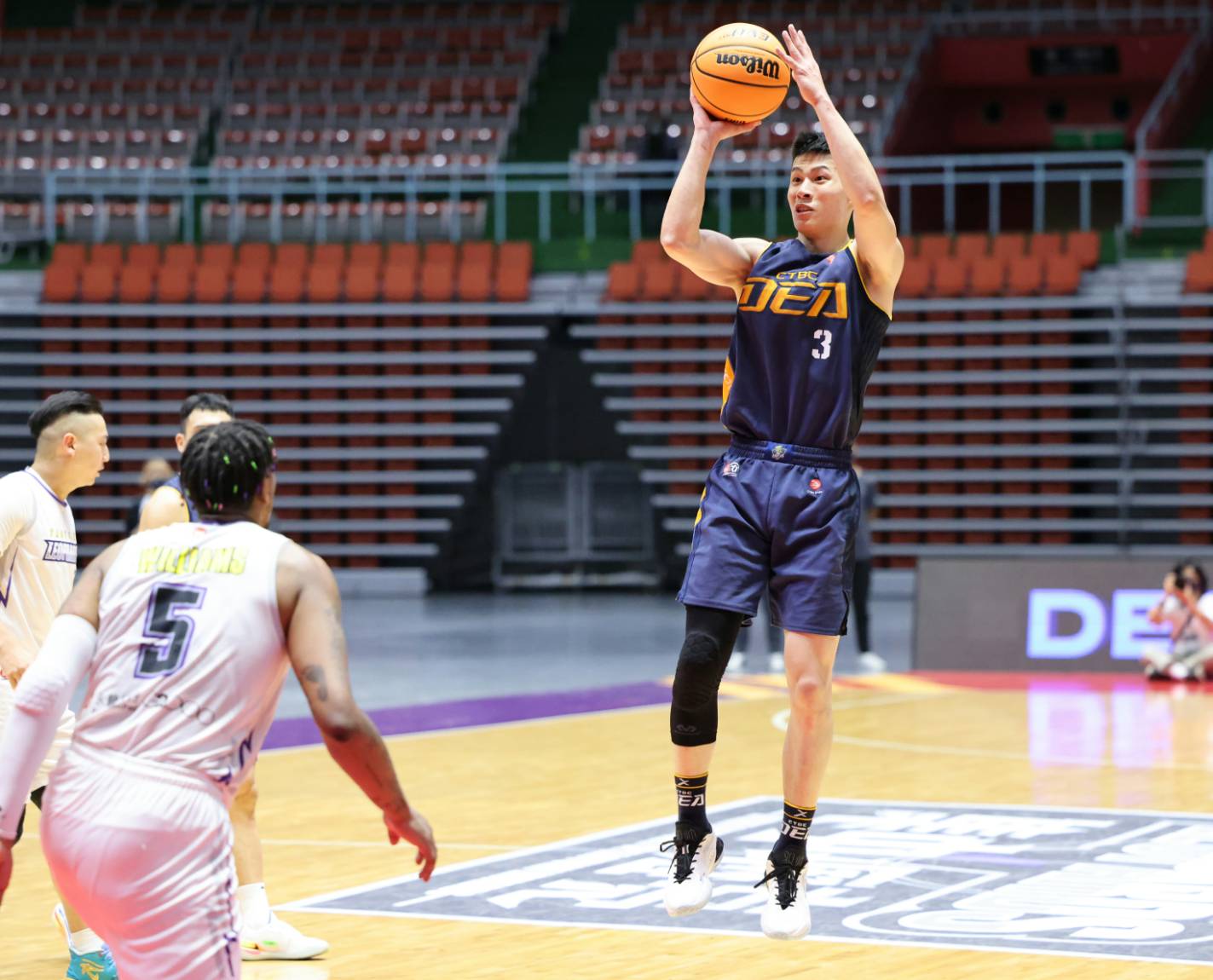 特攻防守失序　例行賽最終戰不敵雲豹