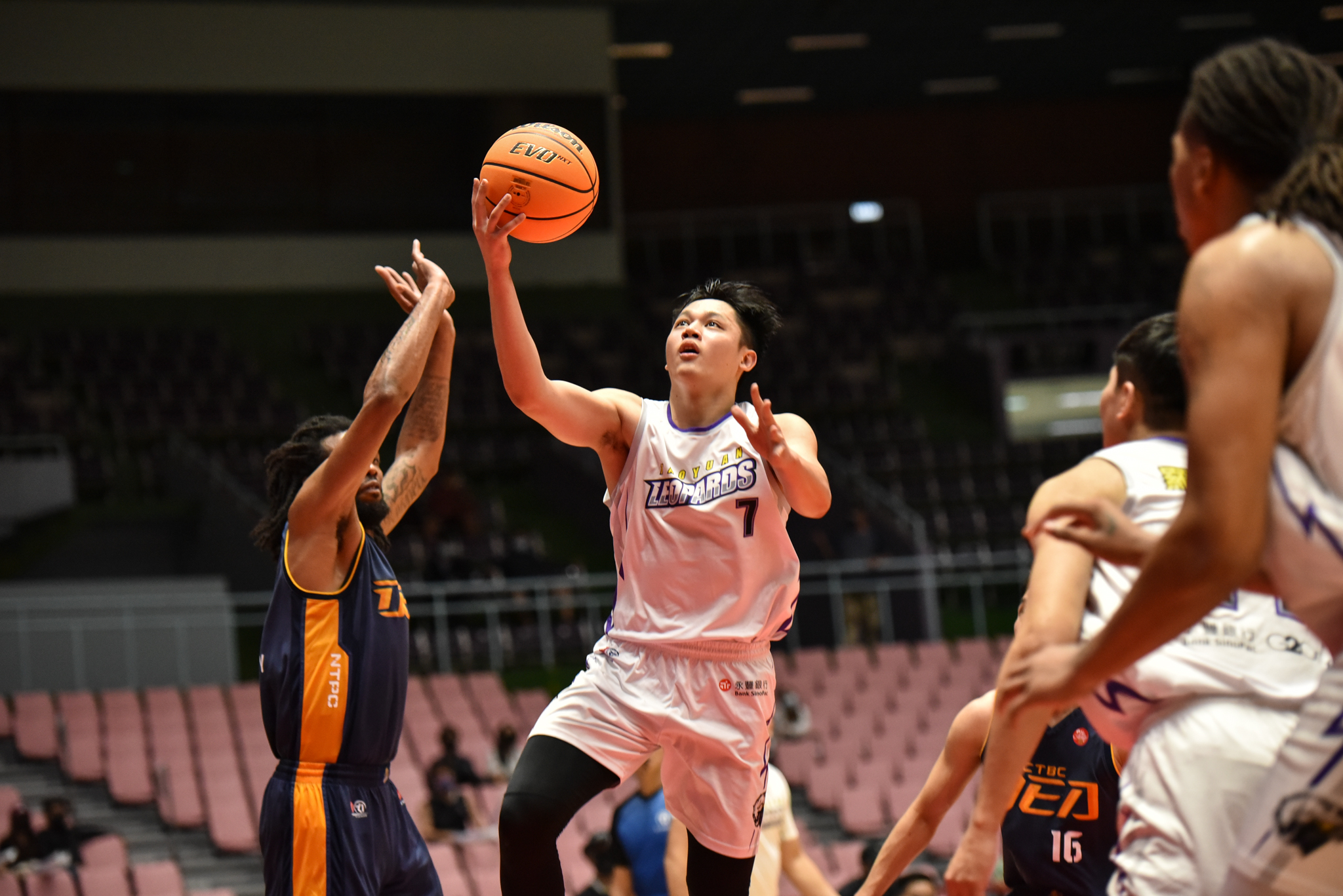 威廉斯轟50分　盧捷閔8顆三分創新高