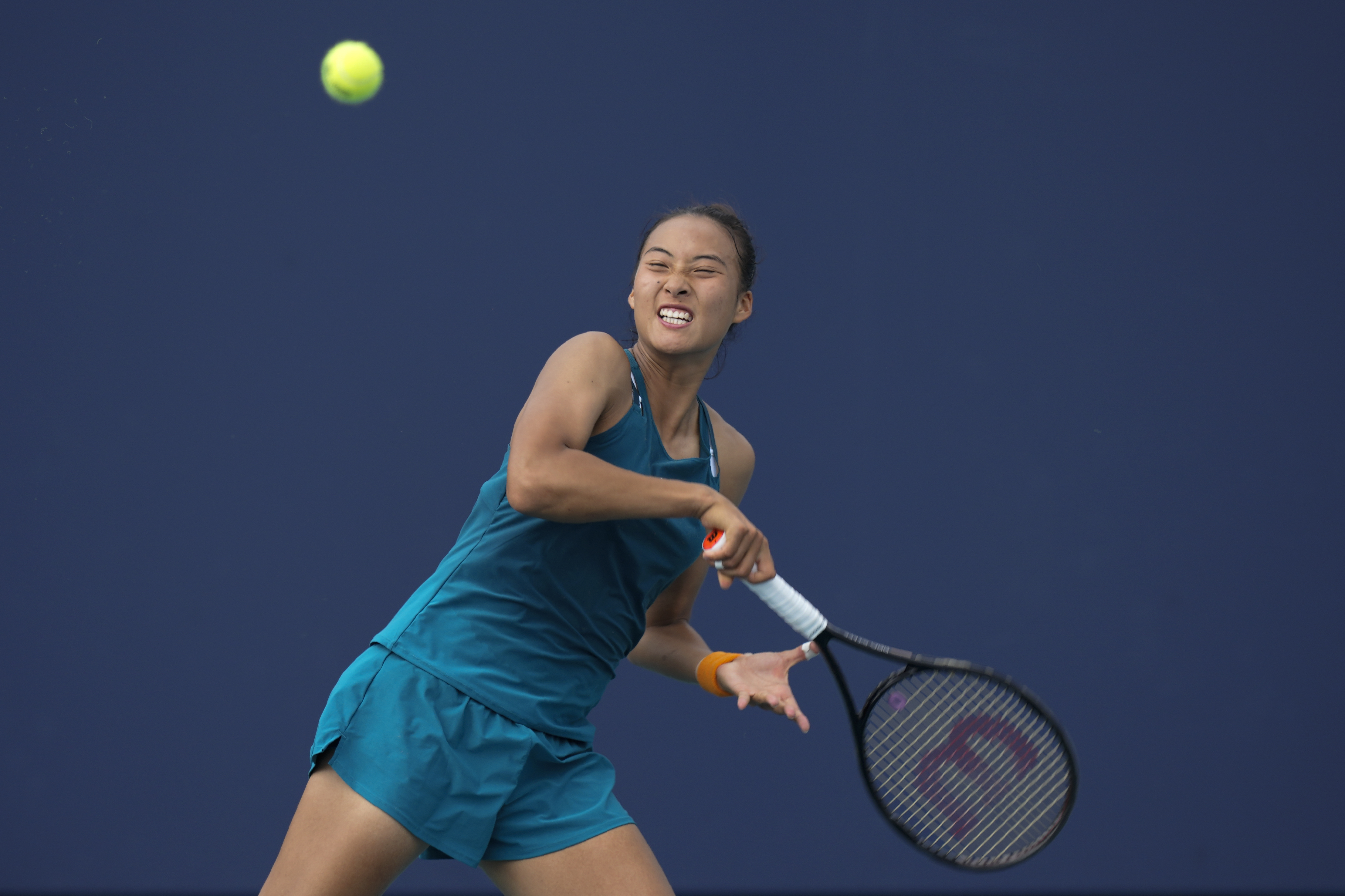 中國新星鄭欽文逆轉淘汰前冠軍Halep　生涯首度大滿貫32強