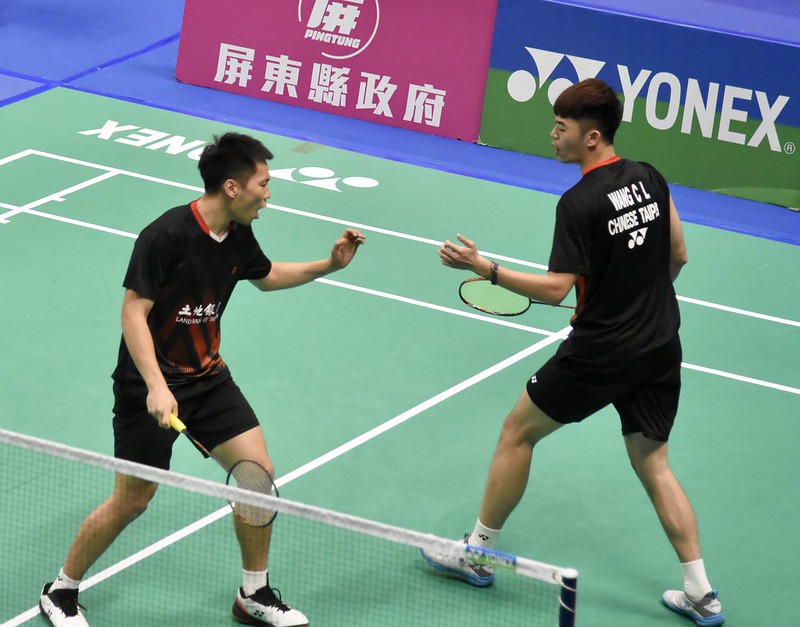 麟洋組直落二勝出　晉級男雙8強