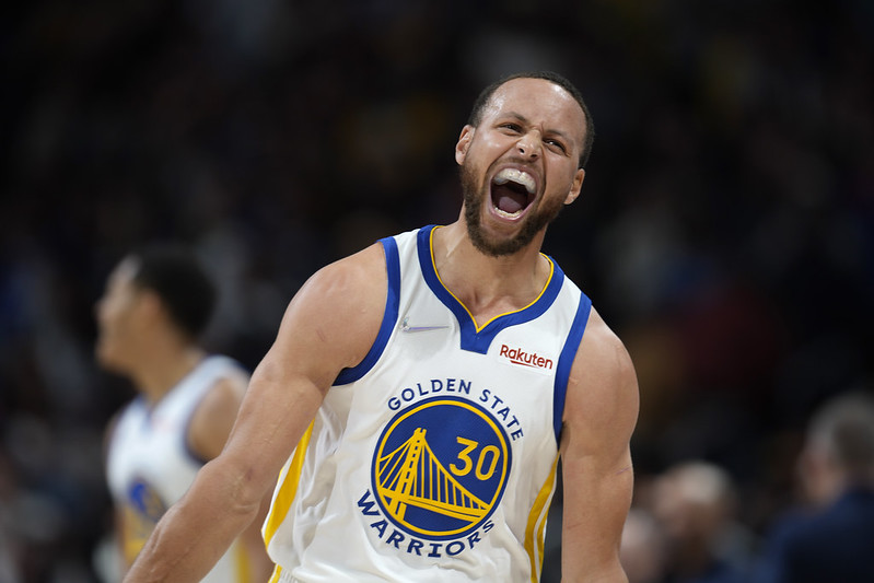 魔術強森：不管哪隊奪冠　Curry都該是FMVP 