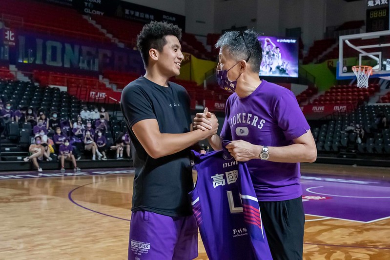 攻城獅季末感謝球迷會　高國豪實戰球衣募10萬